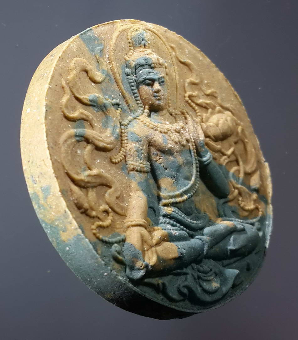 รหัสสินค้า จตุคามรามเทพ 119 พระเทวราชโพธิสัตว์จตุคามรามเทพ รุ่นมหาจักรพรรดิศรีวิชัยสุวรรณภูมิ เนื้อก้นครก ฝังตะกรุด หมายเลข ๑๗๖ จตุคามรามเทพรายการนี้ให้เช่าบูชาแล้ว
