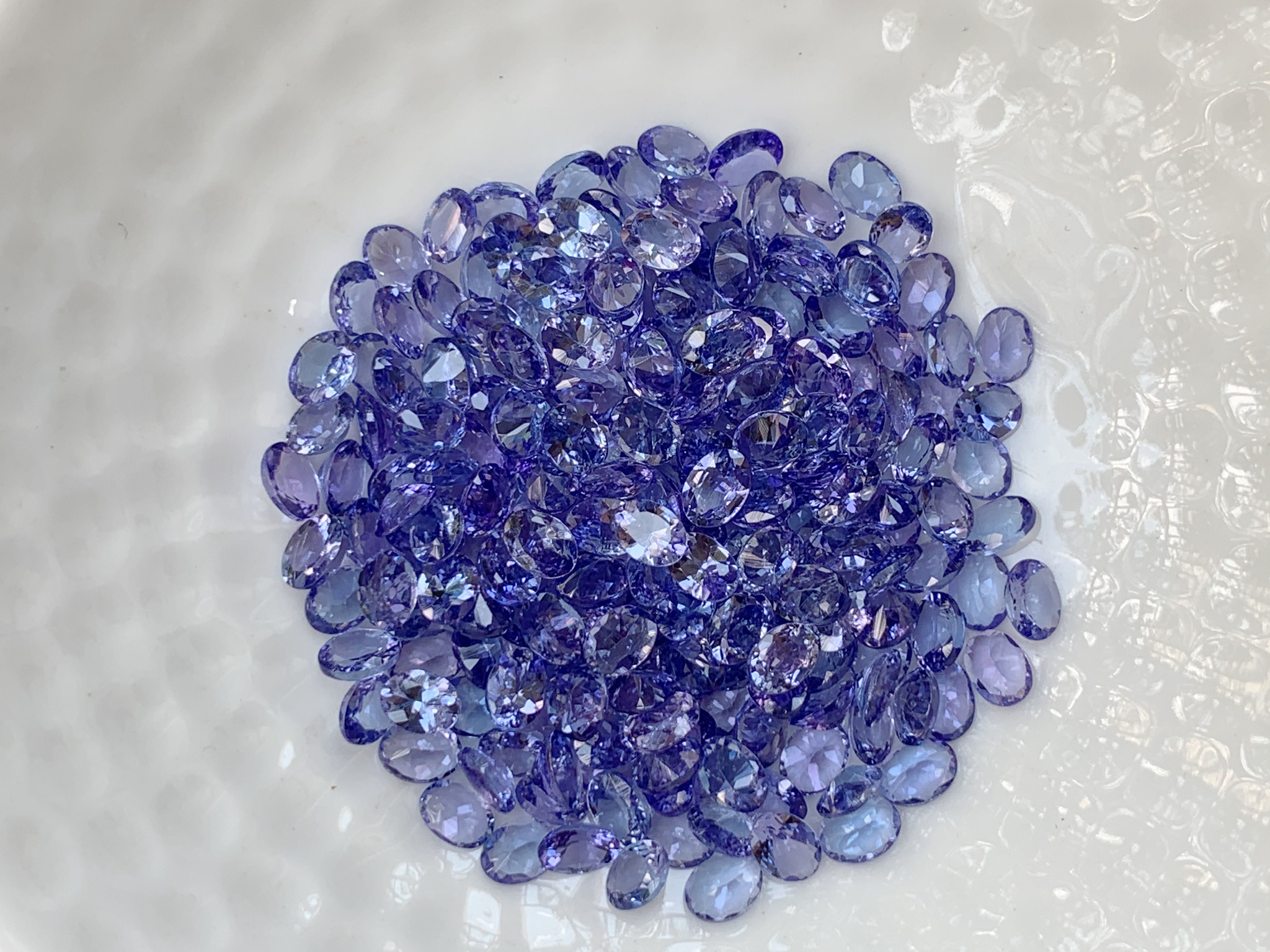 แทนซาไนท์ไข่ 4x3 mm. 1 กะรัต