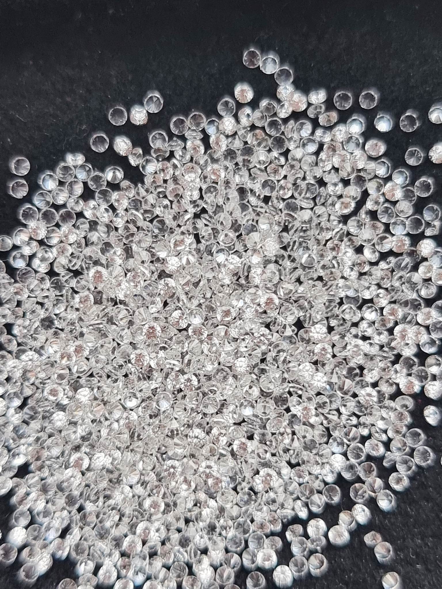 เพทายขาวกลมเจียรเหลี่ยม Size 1.2 มม. 1 กะรัต