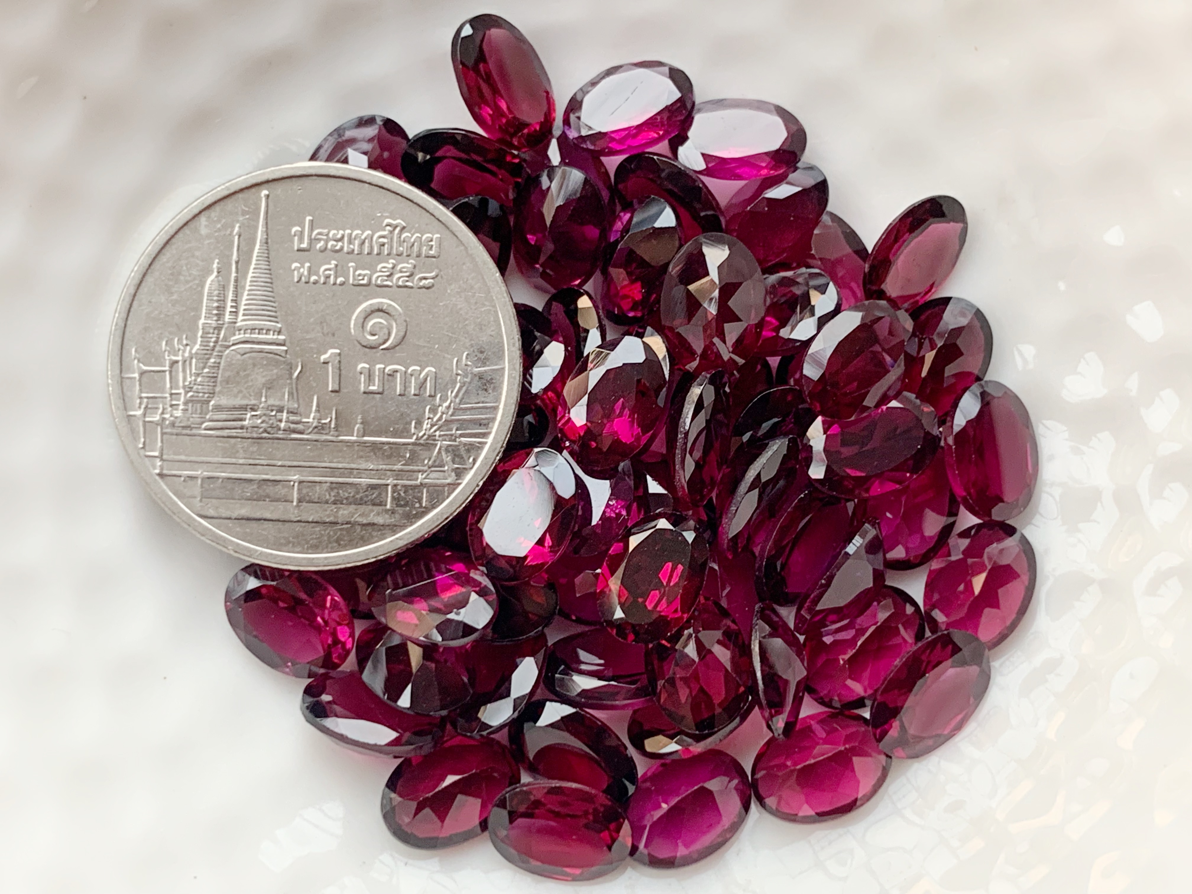 โรโดไลท์ไข่ 7X5 มม. 5 กะรัต