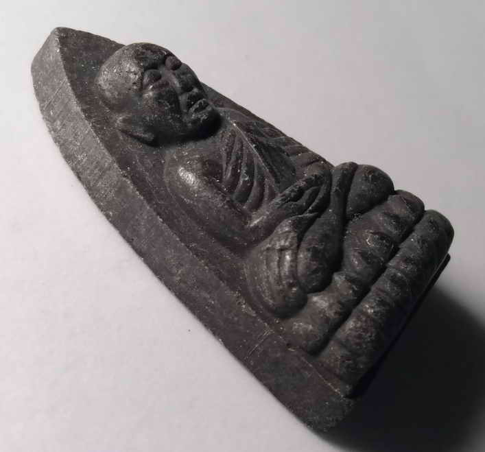 รหัสสินค้า หลวงปู่ทวด วัดต่างๆ 033 หลวงปู่ทวดเนื้อว่าน หลังยันต์นะเฉลียวเพชร รุ่นชัยรุ่งเรือง