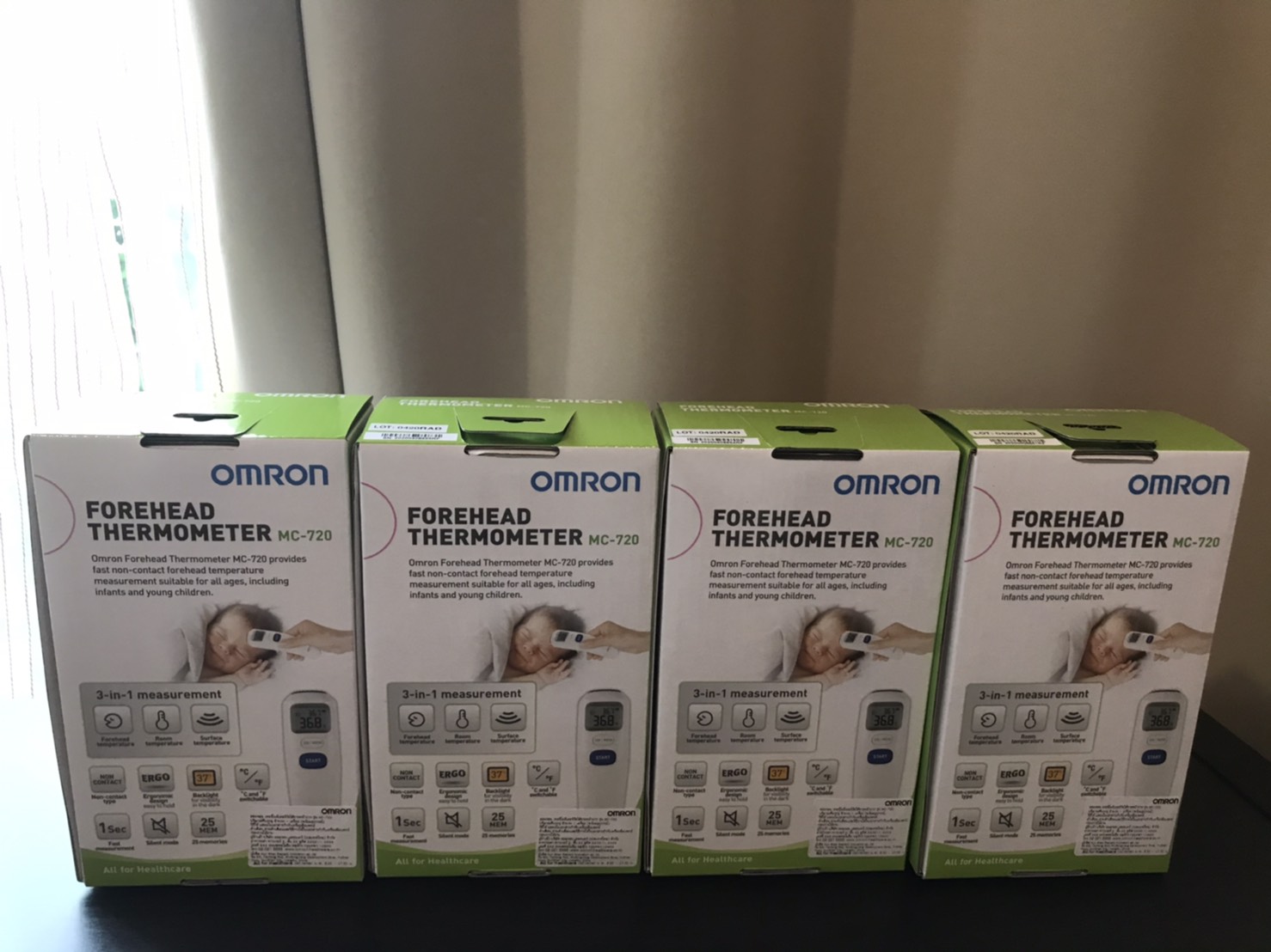 เทอร์โมมิเตอร์วัดทางหน้าผาก OMRON รุ่น MC-720