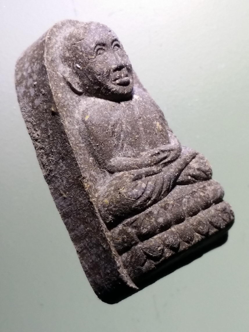 รหัสสินค้า หลวงปู่ทวด วัดต่างๆ 564 หลวงปู่ทวดเนื้อว่าน พิมพ์พระรอดกลาง วัดนิมมานรดี กรุงเทพฯ