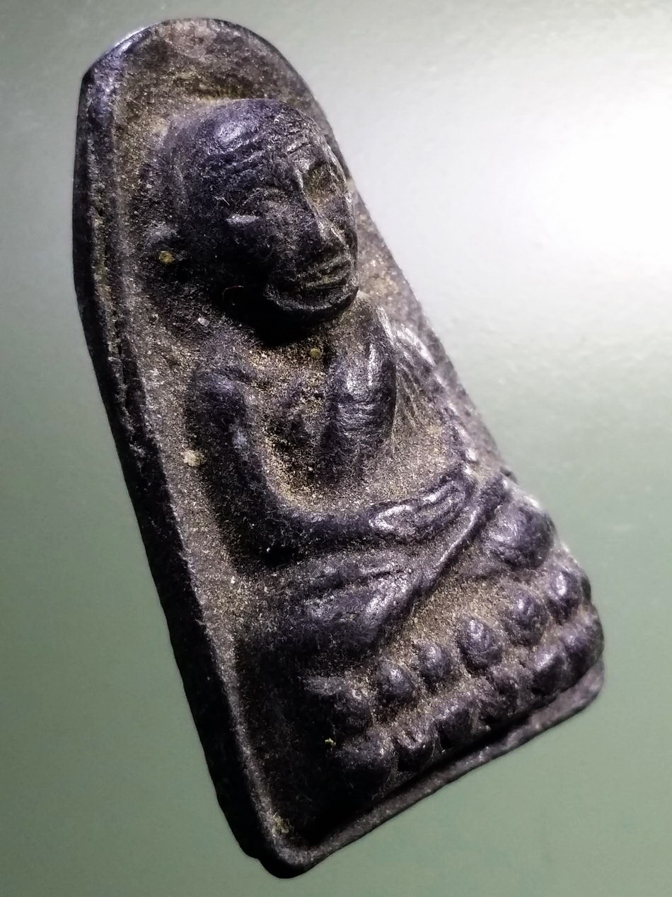 รหัสสินค้า หลวงปู่ทวด วัดต่างๆ 316 หลวงปู่ทวด เนื้อดินเผา วัดช้างให้ จังหวัดปัตตานี สร้างปี 2513 พระครูใบฎีกาขาว สร้าง