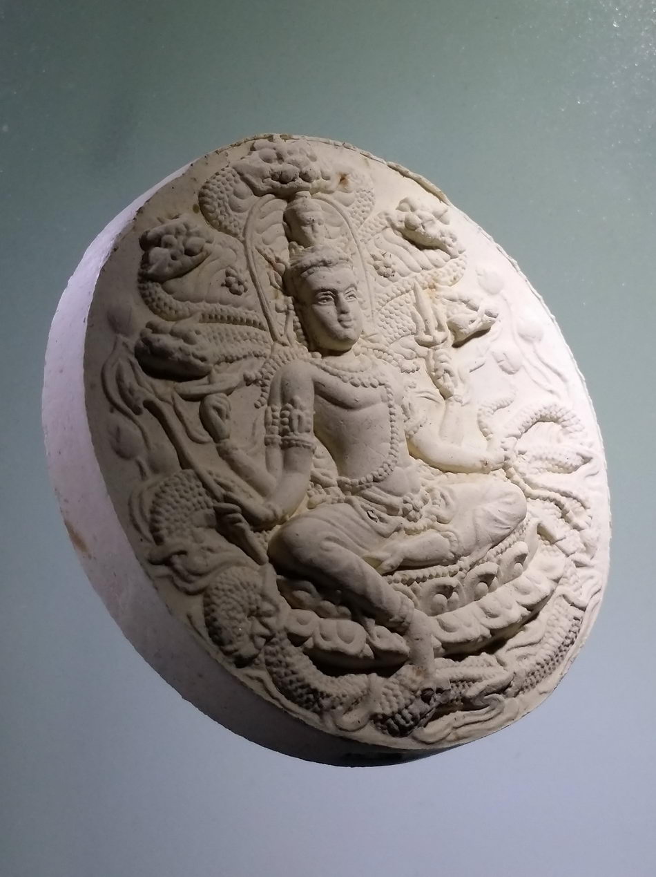 รหัสสินค้า จตุคามรามเทพ 796 จตุคามรามเทพ รุ่นมหาปาฏิหาริย์มั่งมีทรัพย์ เนื้อว่านขาว ขนาด 5.6 cm