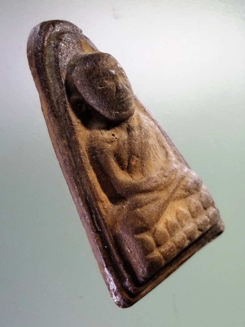 รหัสสินค้า หลวงปู่ทวด วัดต่างๆ 065 หลวงปู่ทวด เนื้อดินเผา วัดช้างให้ ปี 2513 พระครูใบฎีกาขาว สร้าง