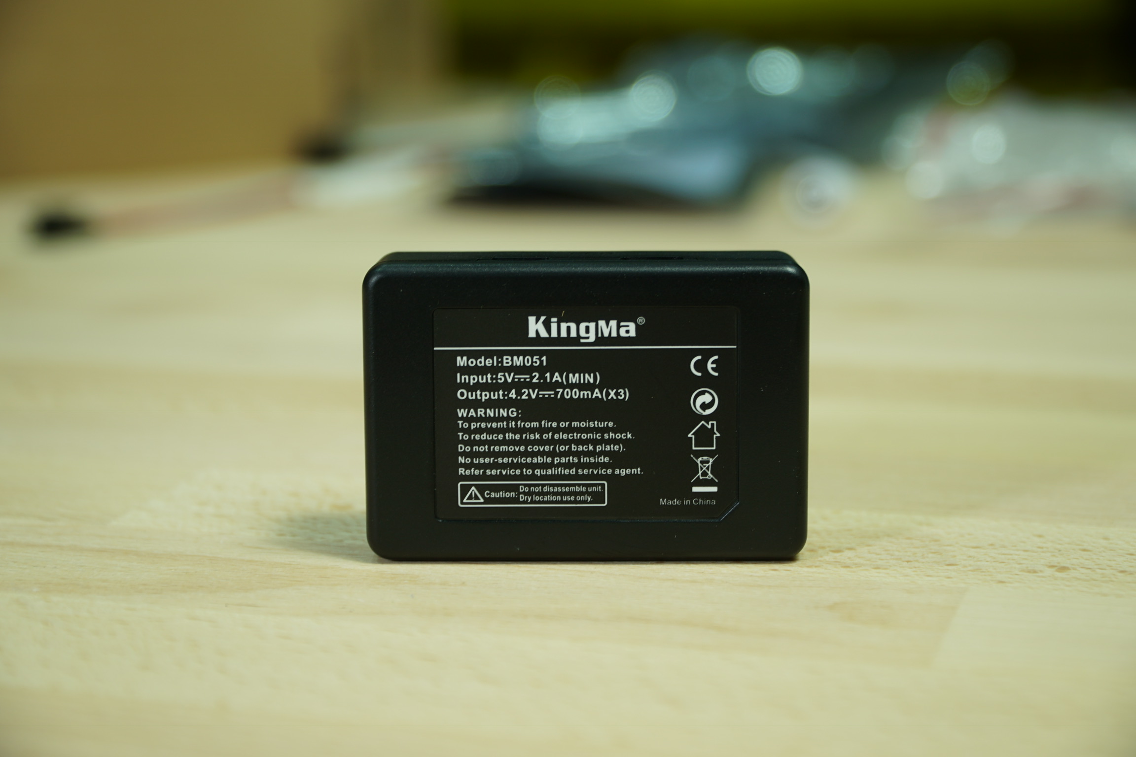 Kingmaแท่นชาร์จแบบ3ก้อน + แบตเตอรี่ Sony NP-BX1 2ก้อน ใช้กับกล้องSony รุ่นZV1 และ RX100