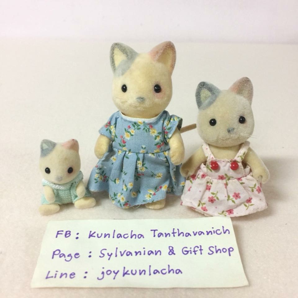คุณแม่แมวสามสี พร้อมลูกสาวและเบบี้ Whisker Cat : Sylvanian Families
