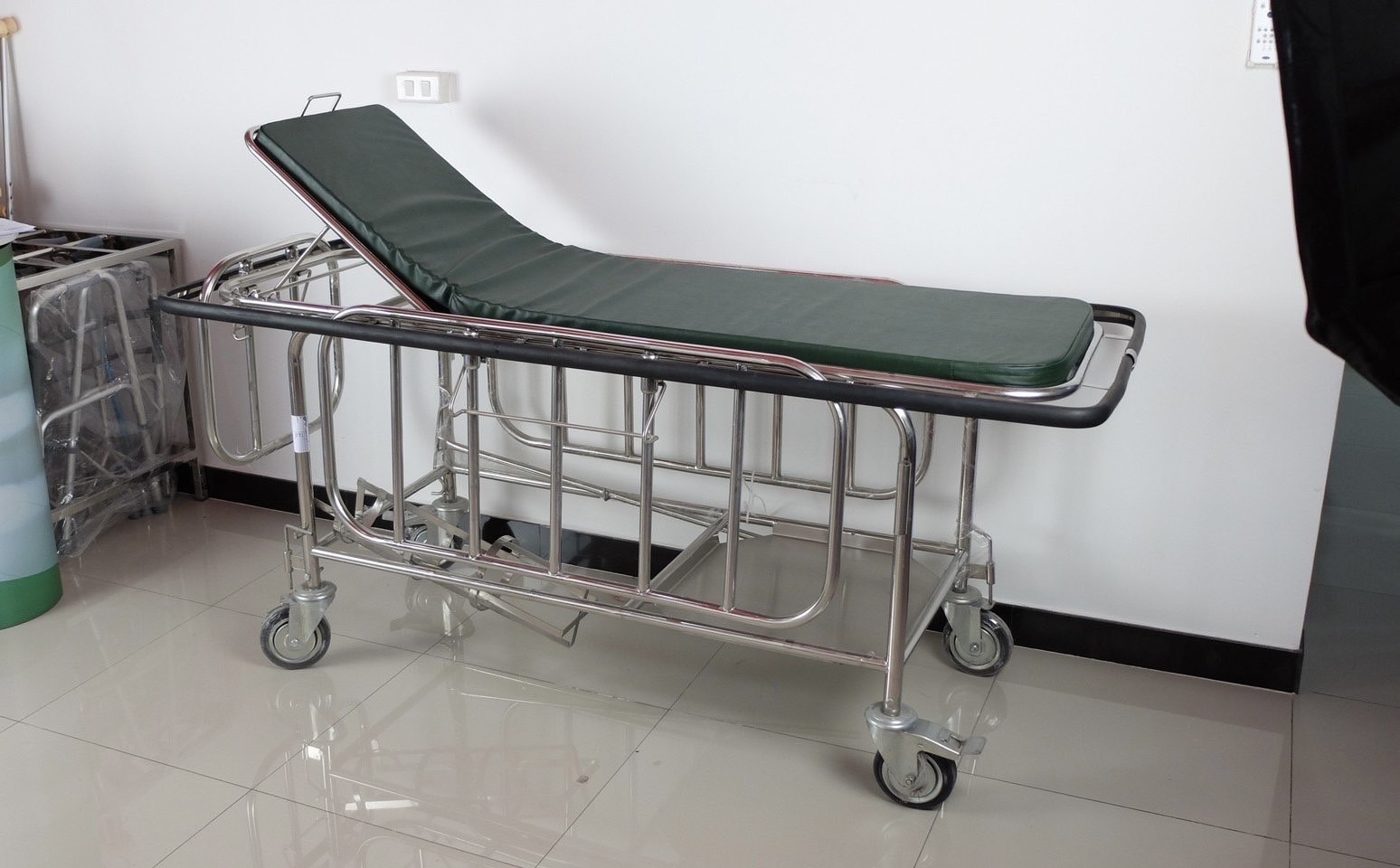 รถเข็นเปลหาม รถเข็นนอนเคลื่อนย้ายผู้ป่วย สแตนเลส PP035 (STRETCHER)