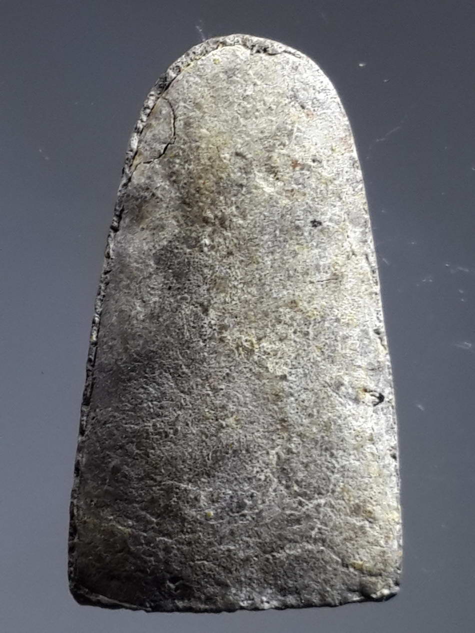 รหัสสินค้า หลวงปู่ทวด วัดต่างๆ 302 หลวงปู่ทวด วัดช้างให้ จังหวัดปัตตานี เนื้อผงใบลาน พิมพ์พระรอดหัวมน พิมพ์กลาง ไม่ทราบปีที่สร้าง