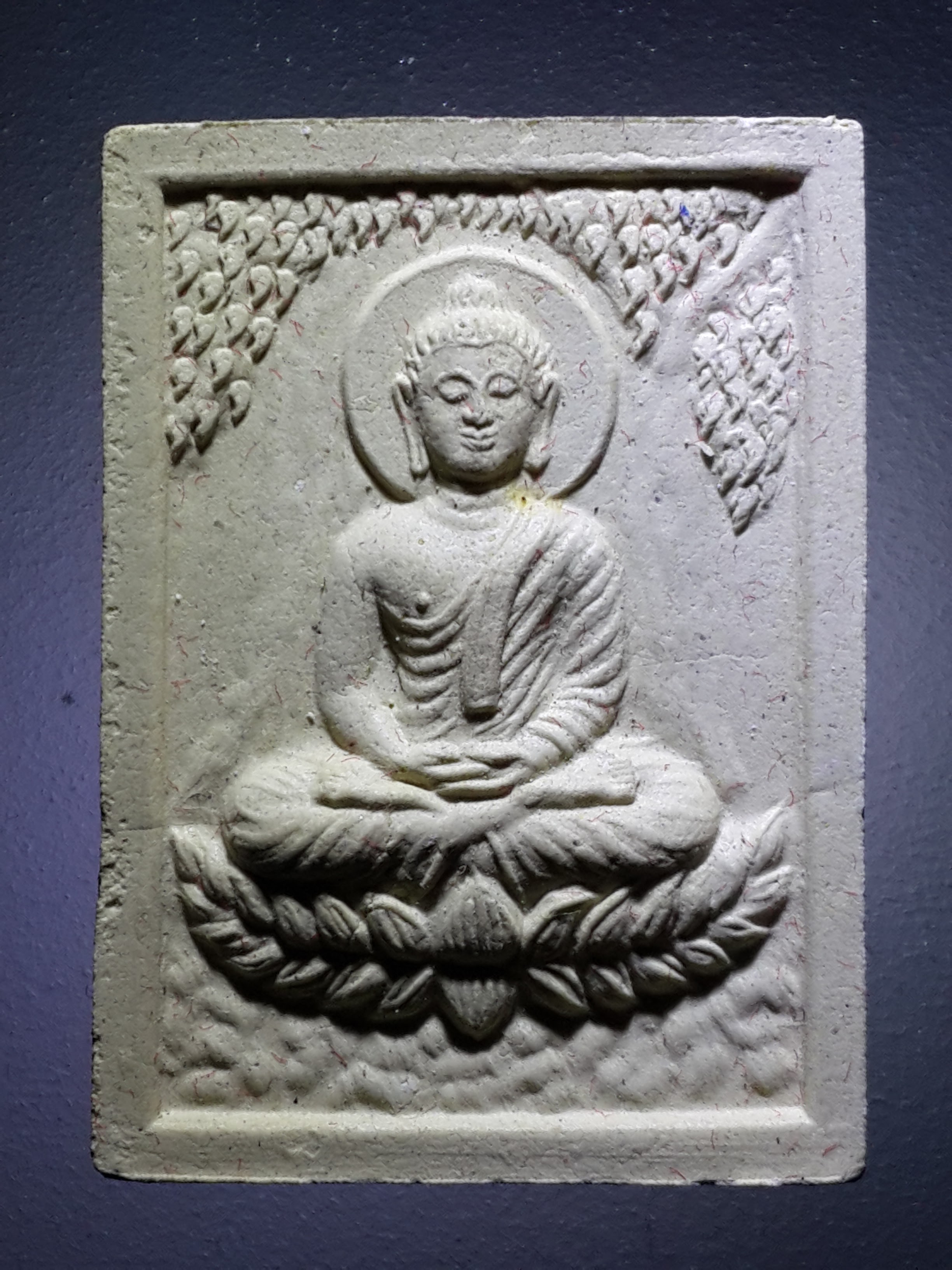 รหัสสินค้า พระมีกล่อง 214 พระพุทธเจ้ามหาศาสดาโลก ปางตรัสรู้ บรมโพธิญาณ ปั๊มตรายางมหัศจรรย์มหาพุทธานุภาพ พระรายการนี้ให้เช่าบูชาเเล้ว