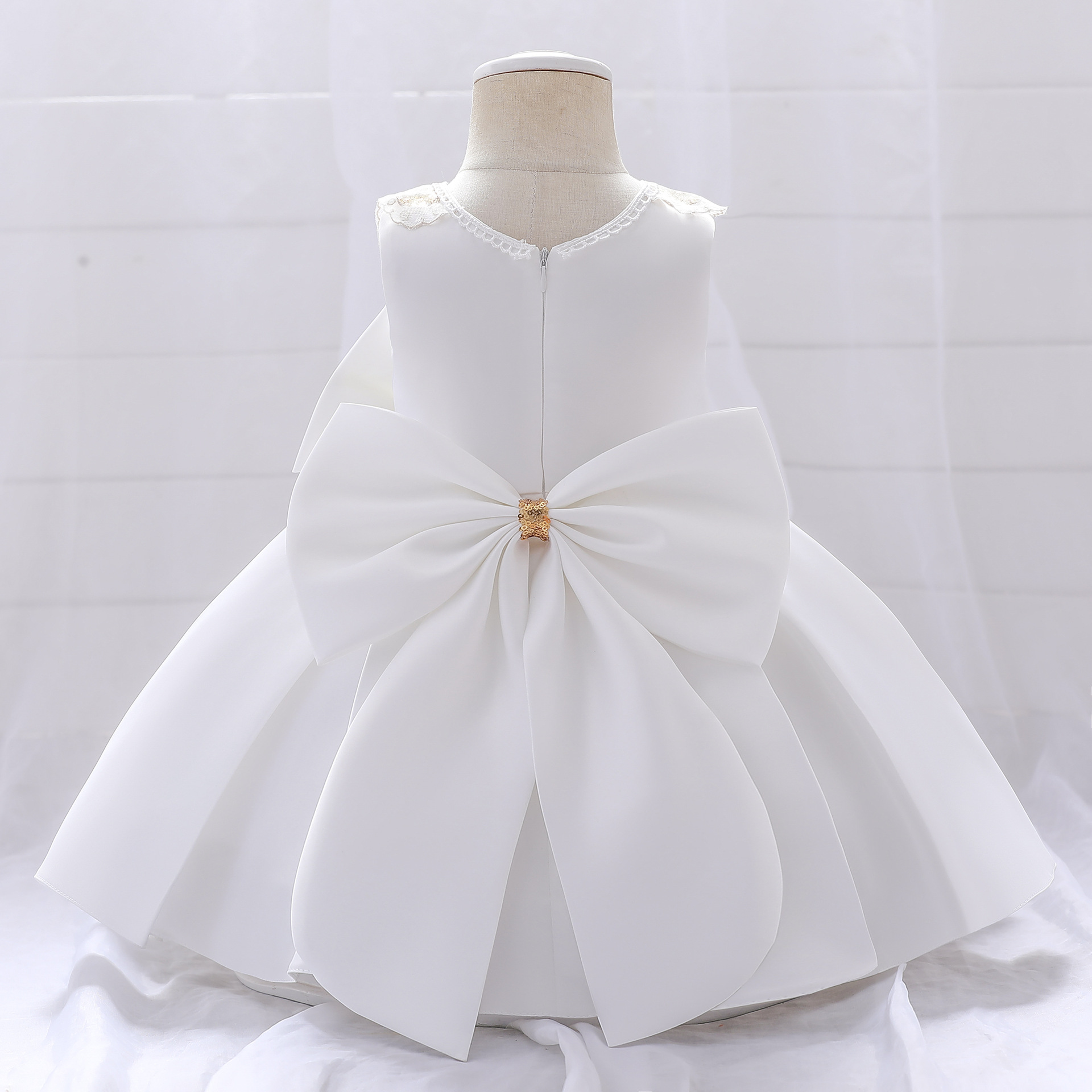 Gd3931- พร้อมส่งจากไทย ชุดออกงานเด็กหญิงสีขาว เด็กเล็ก-เด็กโต แต่งโบว์สวยหรู แต่งปกคอสวยเก๋ ชุดราตรีเด็กทรงสั้นเนื้อผ้าสวยหรูหรา ชุดออกงานการแสดง