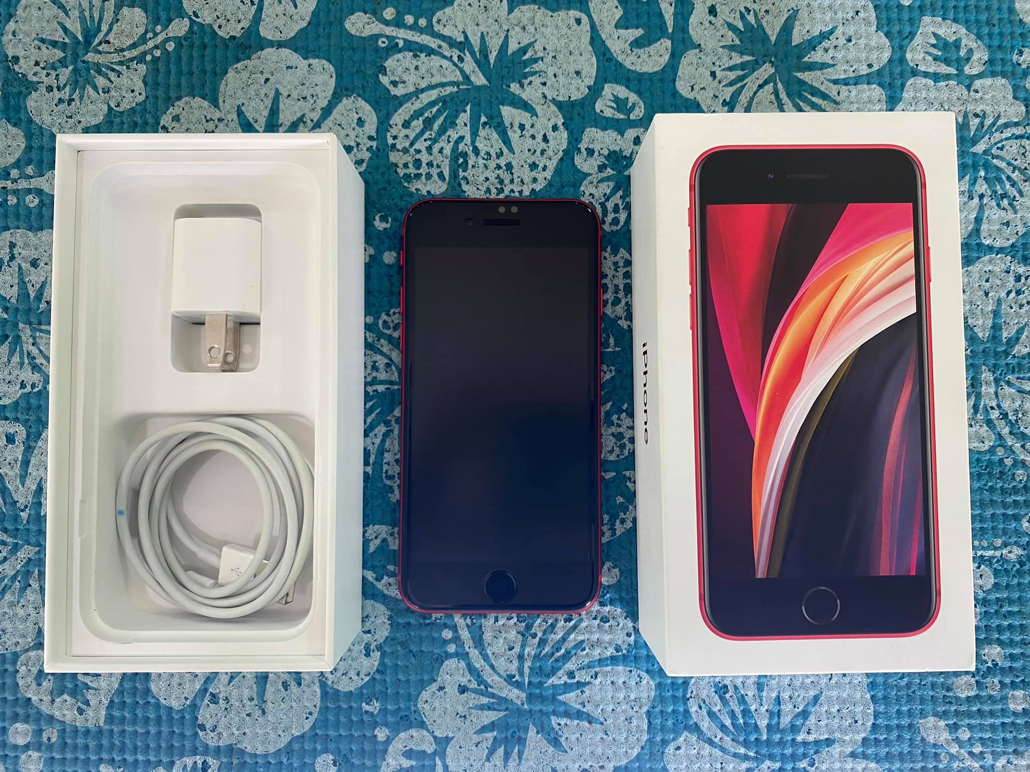 ( SOLD OUT ) iPhone SE 64 GB. Model TH ประกันเหลือ