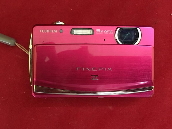 ( SOLD OUT ) FujiFilm Finepix Z90
