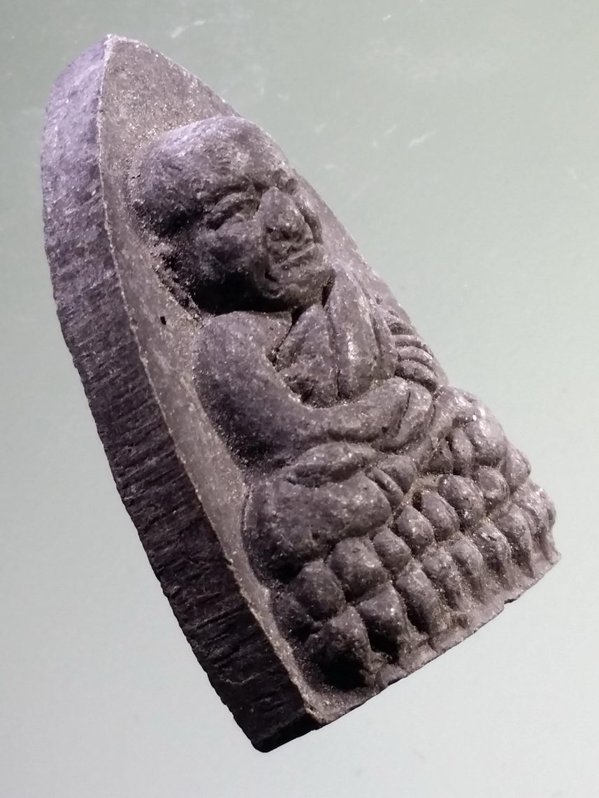 รหัสสินค้า หลวงปู่ทวด วัดต่างๆ 559 หลวงปู่ทวด เนื้อผงผสมว่าน หลังยันต์นะเฉลียวเพช ไม่ทราบปีที่สร้าง