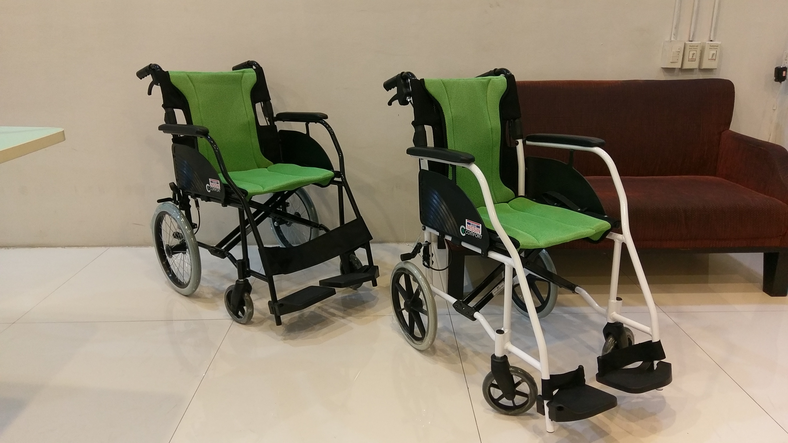 รถเข็นผู้ป่วย แบบพกพา Comfort รุ่น SR-612