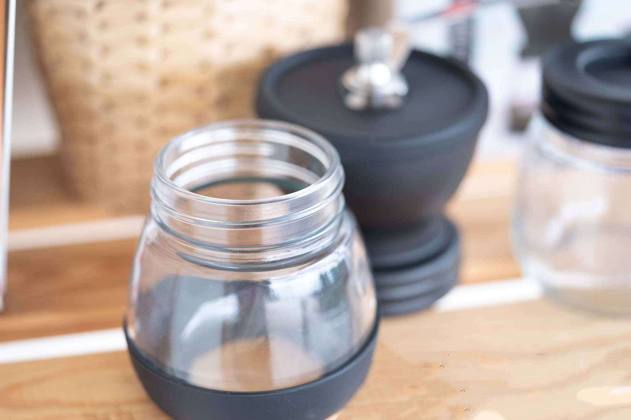 เครื่องบดเมล็ดกาแฟมือหมุนสไตร์วินเทจ แบบขวดโหล