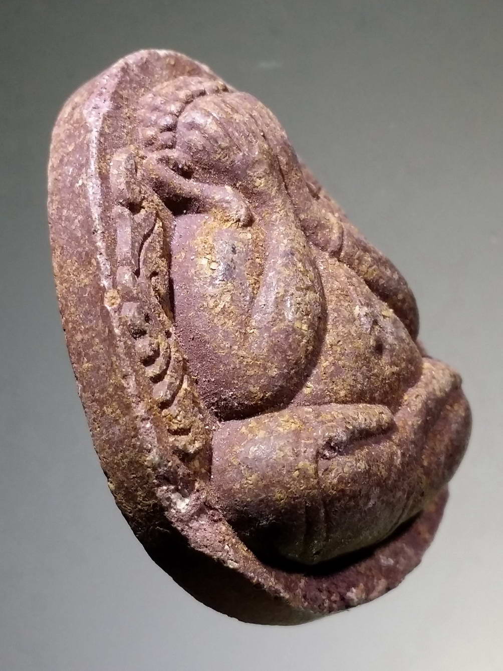 รหัสสินค้า พระปิดตา ทั่วไป 142 พระปิดตาเนื้อผง พิมพ์กนกข้าง วัดโพธิ์ทองล่าง จังหวัดนนทบุรี