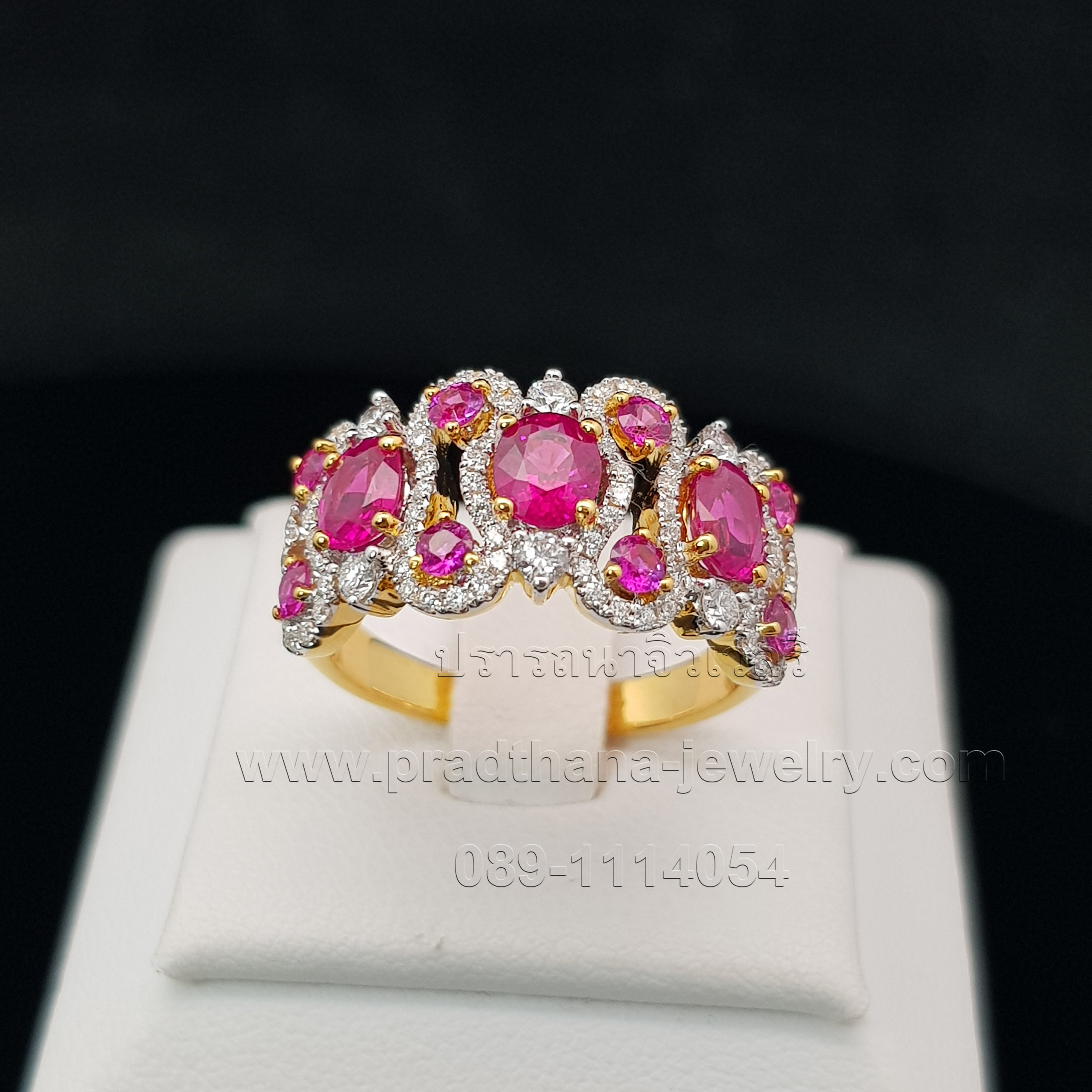 แหวนทับทิมประดับเพชร