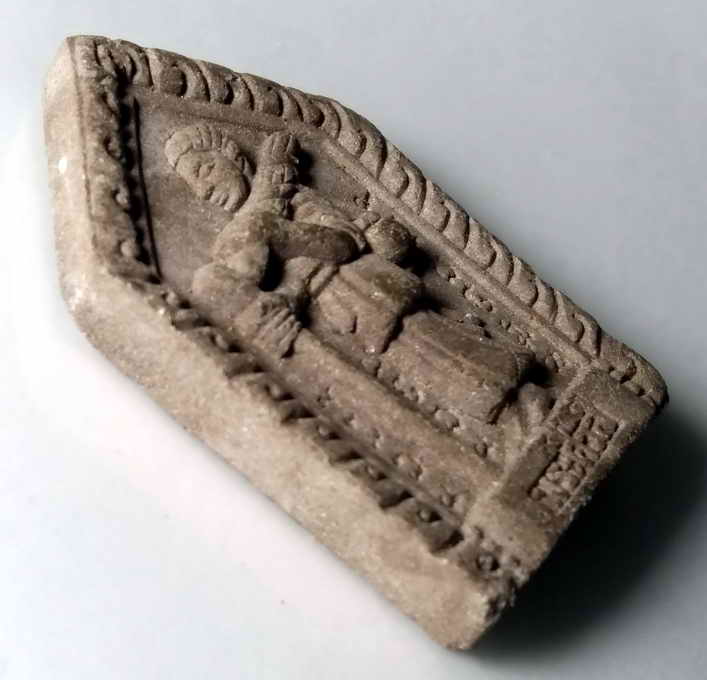 รหัสสินค้า พระไม่ทราบที่ 094 พระสิวลีเนื้อผง ผสมว่าน พิมพ์ห้าเหลี่ยมหลังยันต์ ไม่ทราบที่ พระรายการนี้ให้เช่าบูชาแล้ว