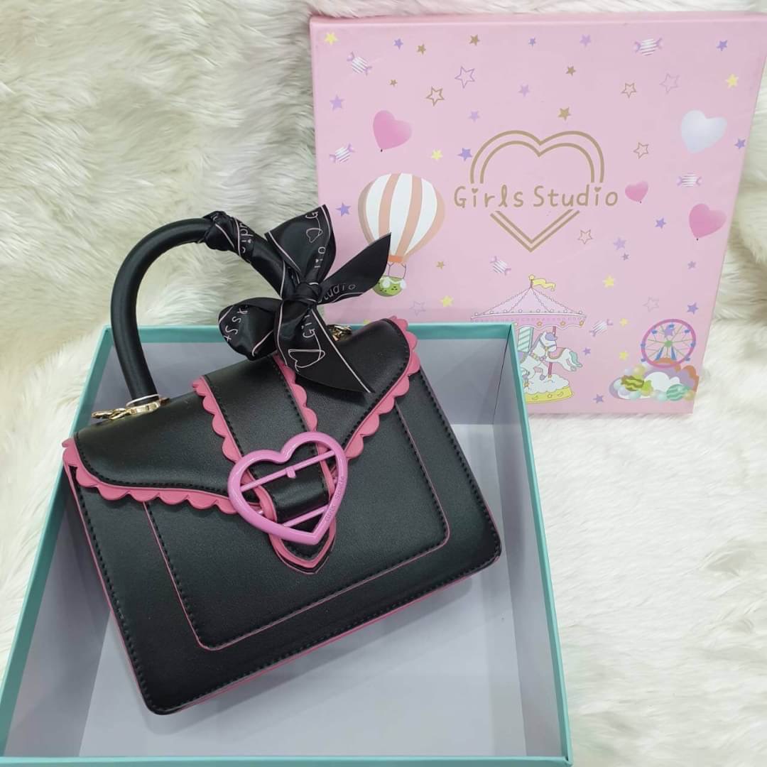 Girl studio fashion bag