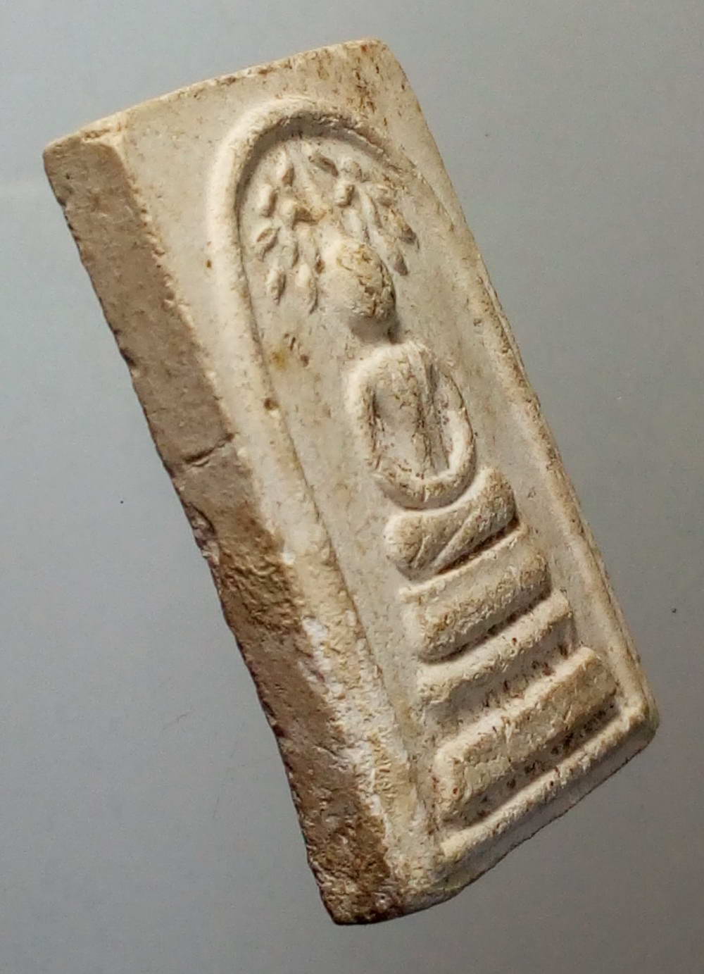 รหัสสินค้า พระสมเด็จ วัดต่างๆ 430 พระสมเด็จปรกโพธิ์ หลังรูปเหมือนสมเด็จพุฒาจารย์โต พรหมรังสี ออกวัดใหม่อมตรส บางขุนพรหม กรุงเทพฯ สร้างปี 2536 พิธีเสาร์ 5 พระรายการนี้ให้เช่าบูชาแล้ว