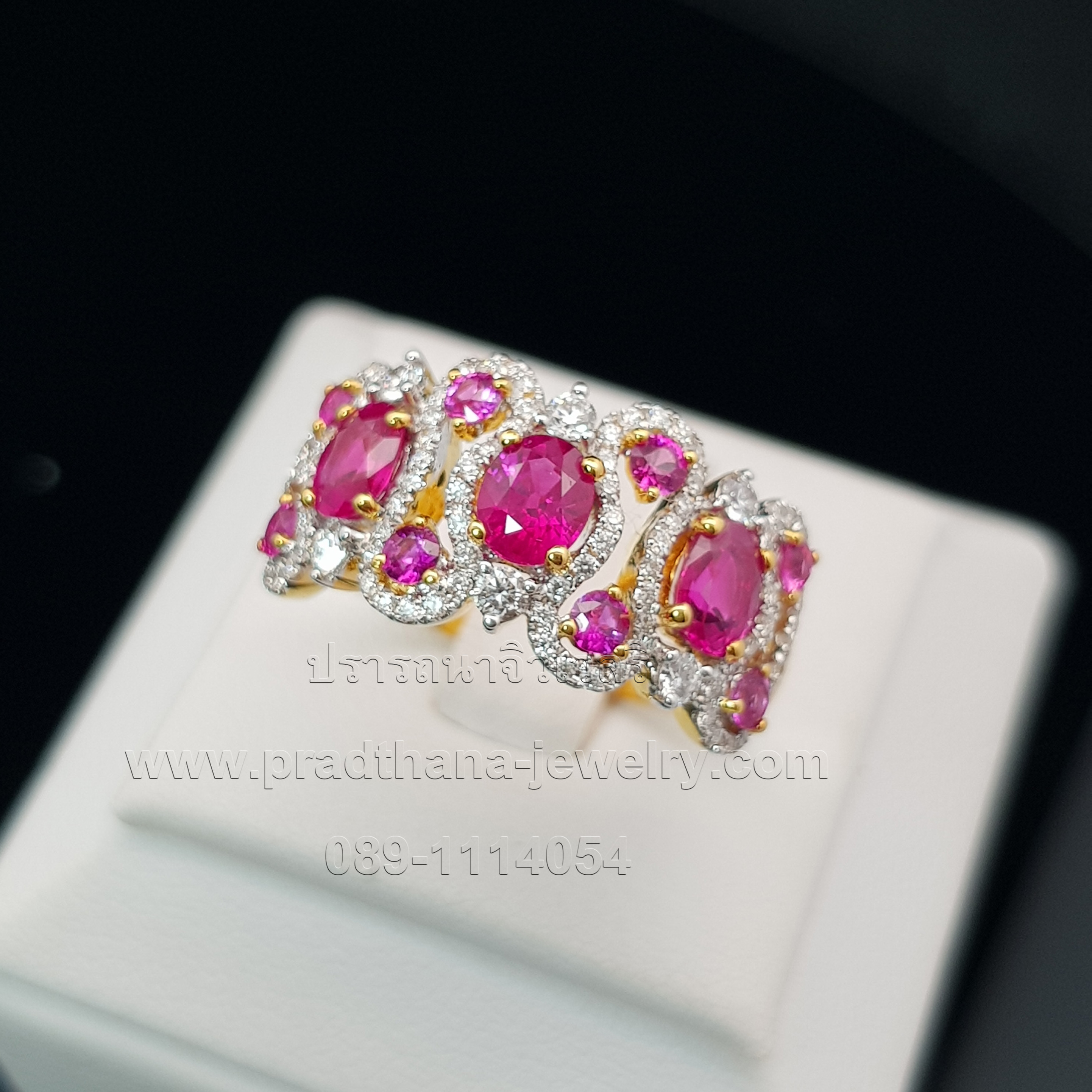 แหวนทับทิมประดับเพชร