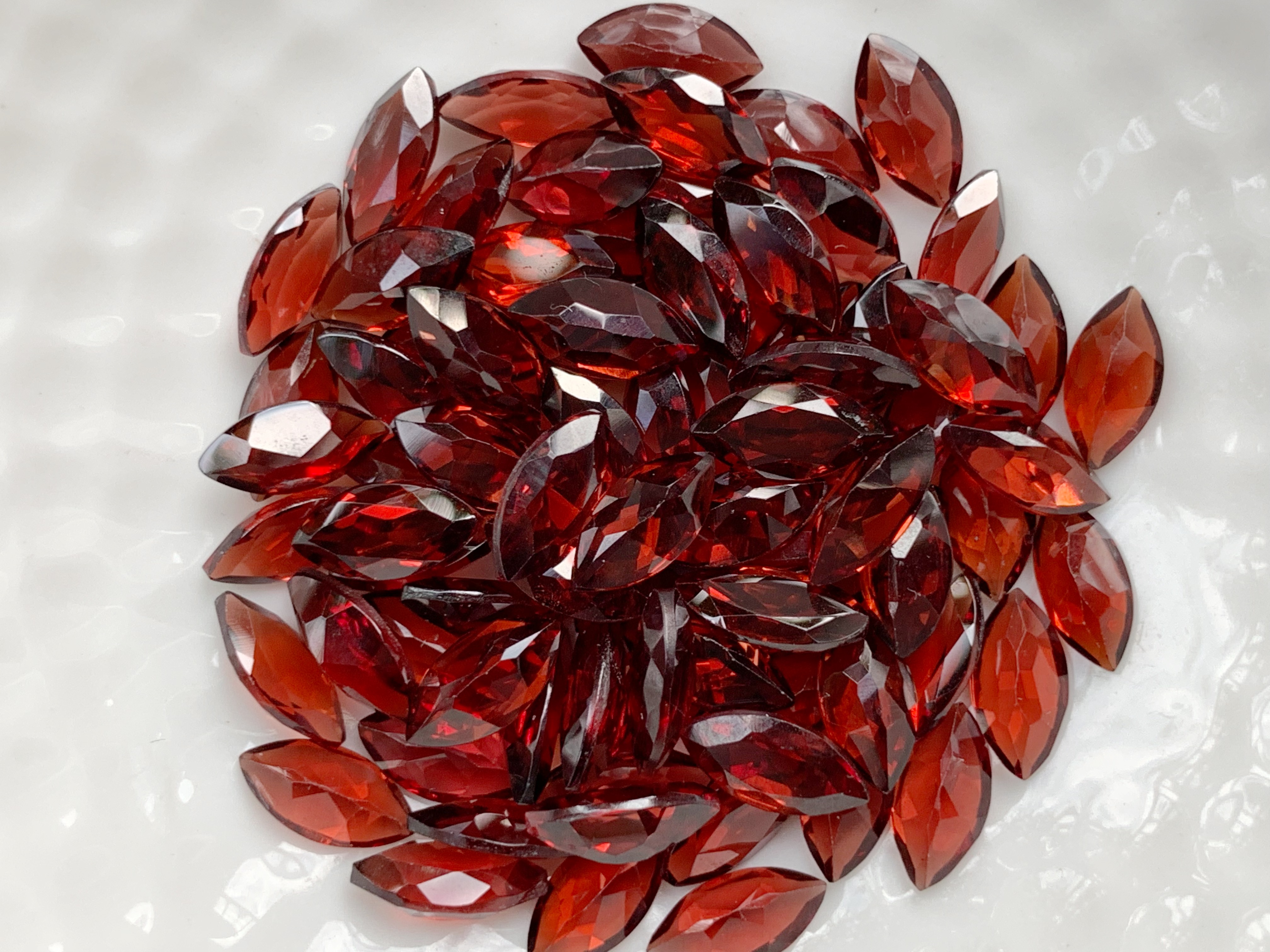 โกเมนมาคี 8X4 มม. 5 กะรัต