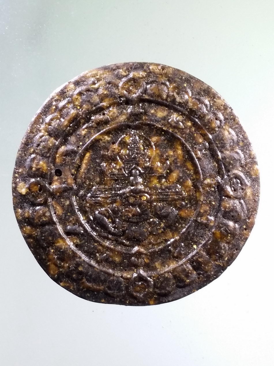 รหัสสินค้า จตุคามรามเทพ 777 พระเทวราชโพธิสัตว์จตุคามรามเทพ เนื้อเรซิ่น ผสมข้าวสารหินและมวลสารอื่นๆ พิมพ์ทรงคล้ายกับรุ่นราชันย์ดำ ไม่ทราบวัดที่สร้าง เนื้อเรซิ่นจะมีความคงทนกว่าเนื้อผงครับ