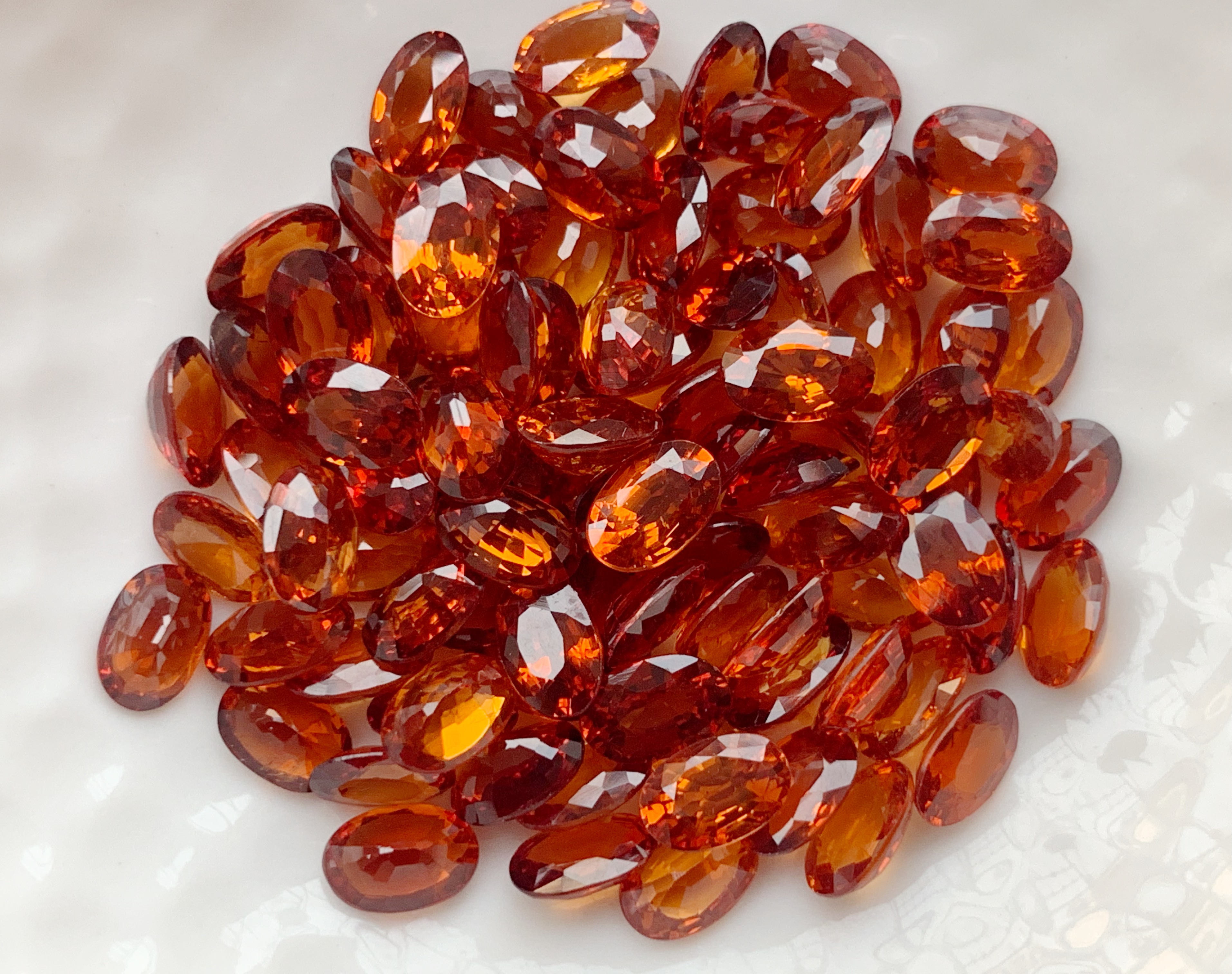 สเปสซาไทไข่ 6X4 มม. 1 กะรัต