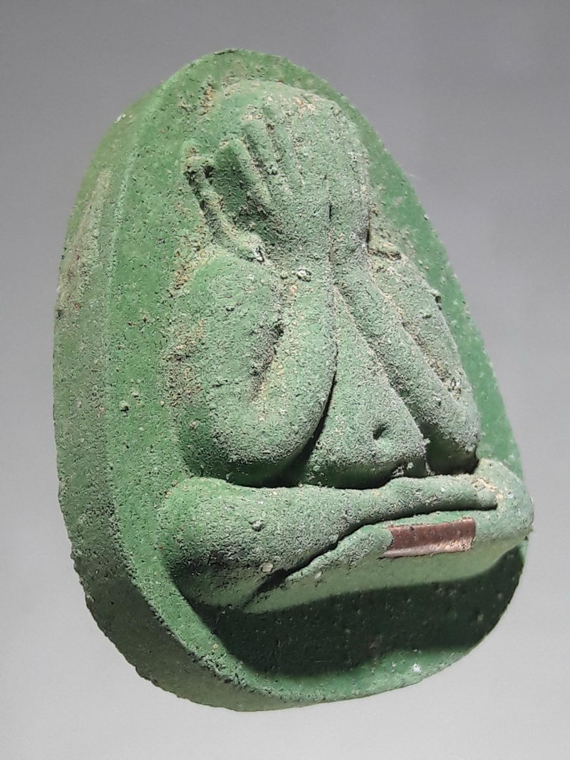 รหัสสินค้า พระมีกล่อง 313 พระปิดตาพิมพ์จัมโบ้ปลดหนี้ รวย 8 ทิศ เนื้อเขียวเหนี่ยวทรัพย์ ฝังตะกรุด หลวงพ่อพัฒน์ ปุญญกาโม วัดห้วยด้วน ตำบลธารทหาร อำเภอหนองบัว จังหวัดนครสวรรค์