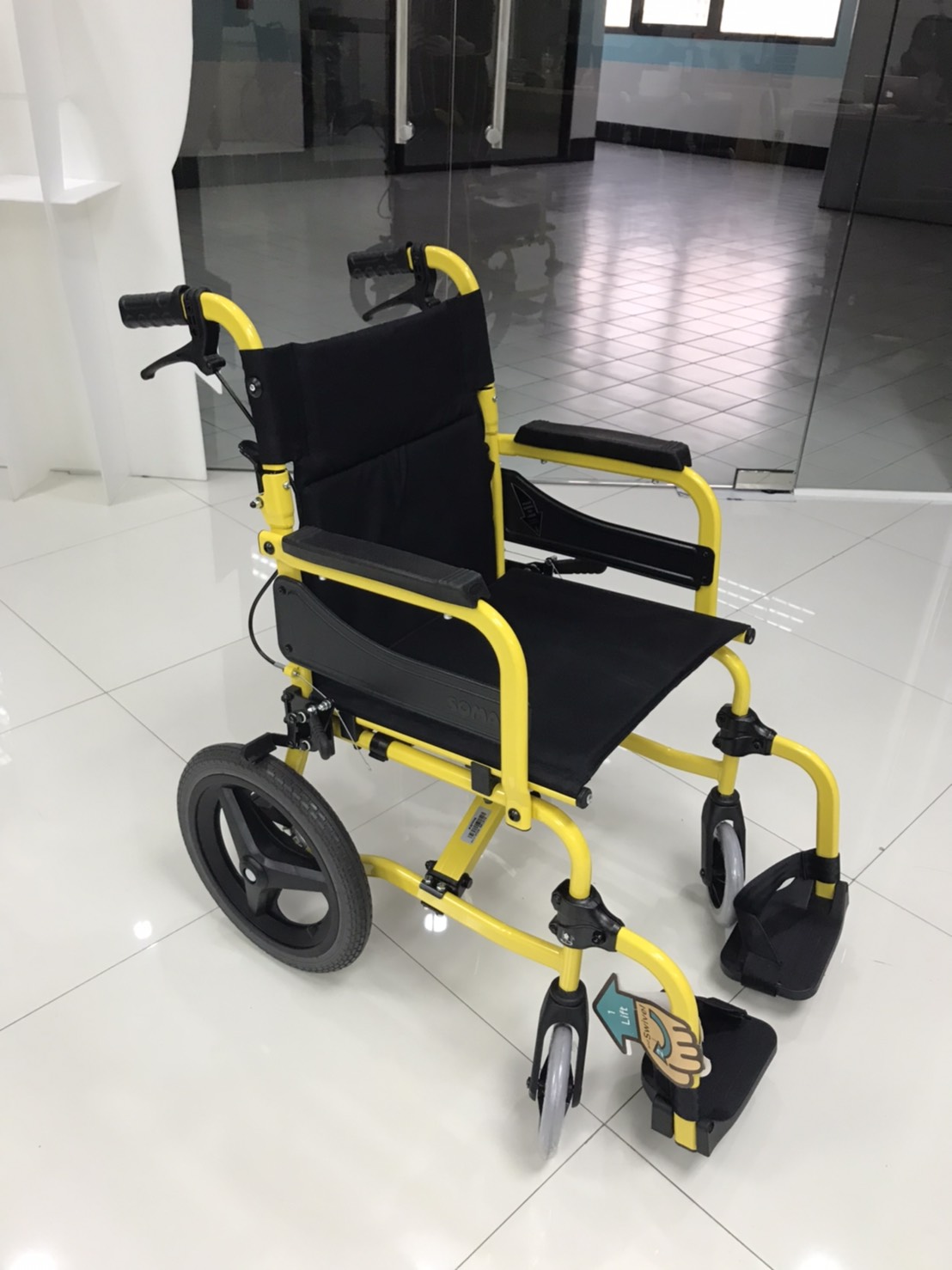 รถเข็นอลูมินัมอัลลอยด์โซม่า SOMA 215 (SM-250.5) (WheelChair SOMA 215 (SM-250.5) น้ำหนักเบา พกพาสะดวก กะทัดรัด ของแท้ รับประกันศูนย์ไทย 1 ปี