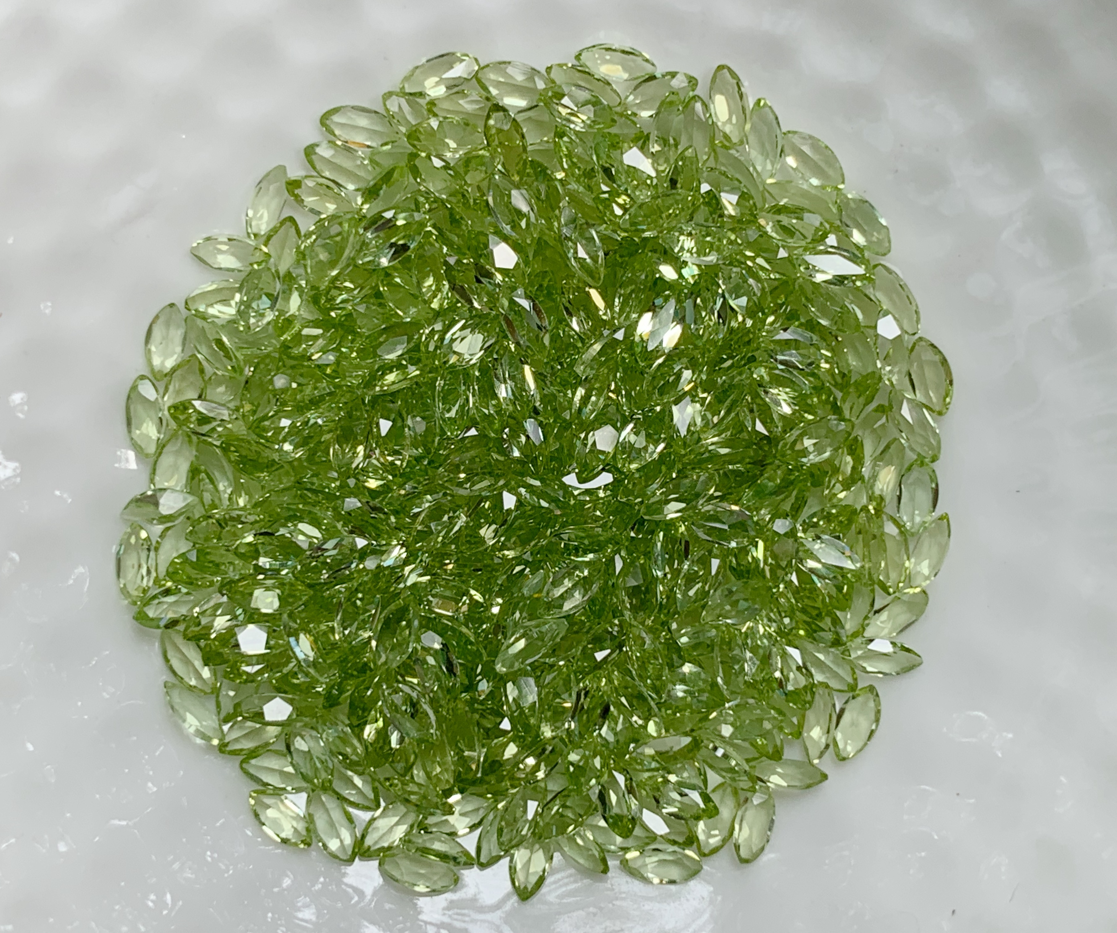 เพอริดอทมาคี 4X2 มม. 5 กะรัต