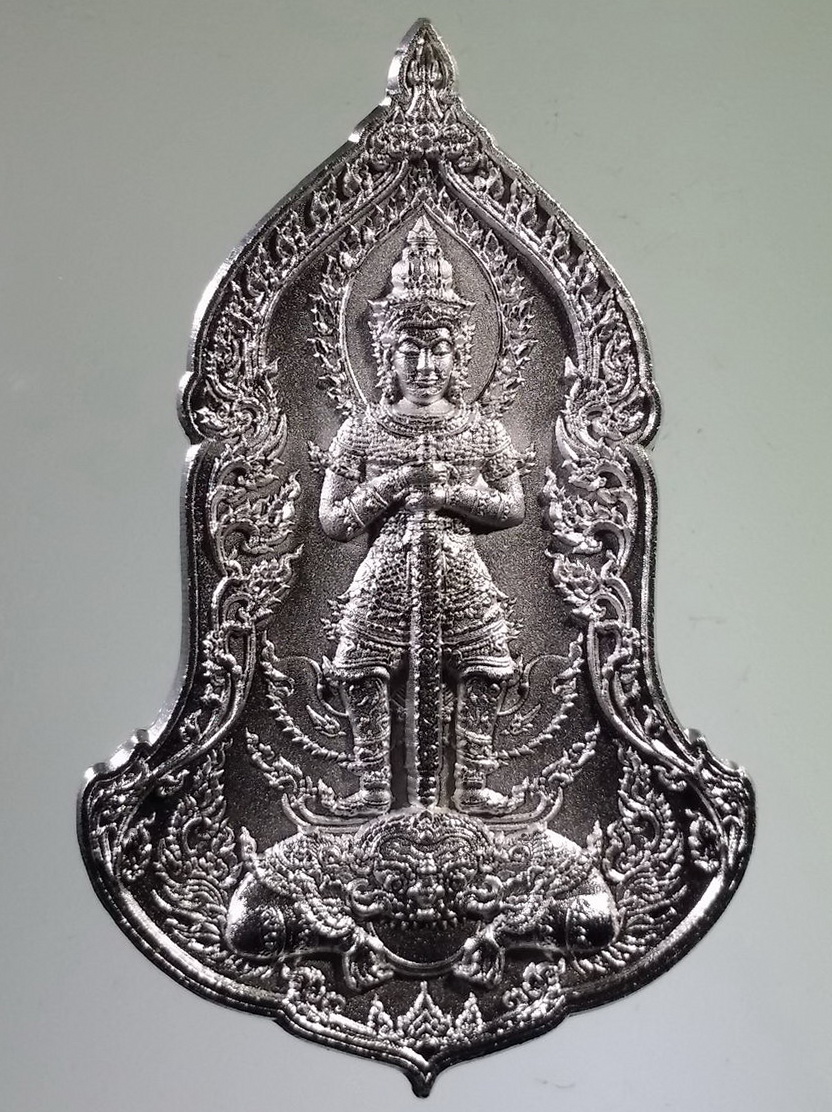 รหัสสินค้า พระมีกล่อง 2188 เหรียญท้าวเวสสุวรรณ หน้าเทวดา รุ่นเศรษฐีรวยทันใจ ๒ หลวงพ่อพัฒน์ วัดห้วยด้วน อำเภอหนองบัว จังหวัดนครสวรรค์ เนื้อชุบเงินพ่นทราย จัดสร้าง 300 เหรียญ หมายเลข ๑๙๔ โค๊ตเลเซอร์