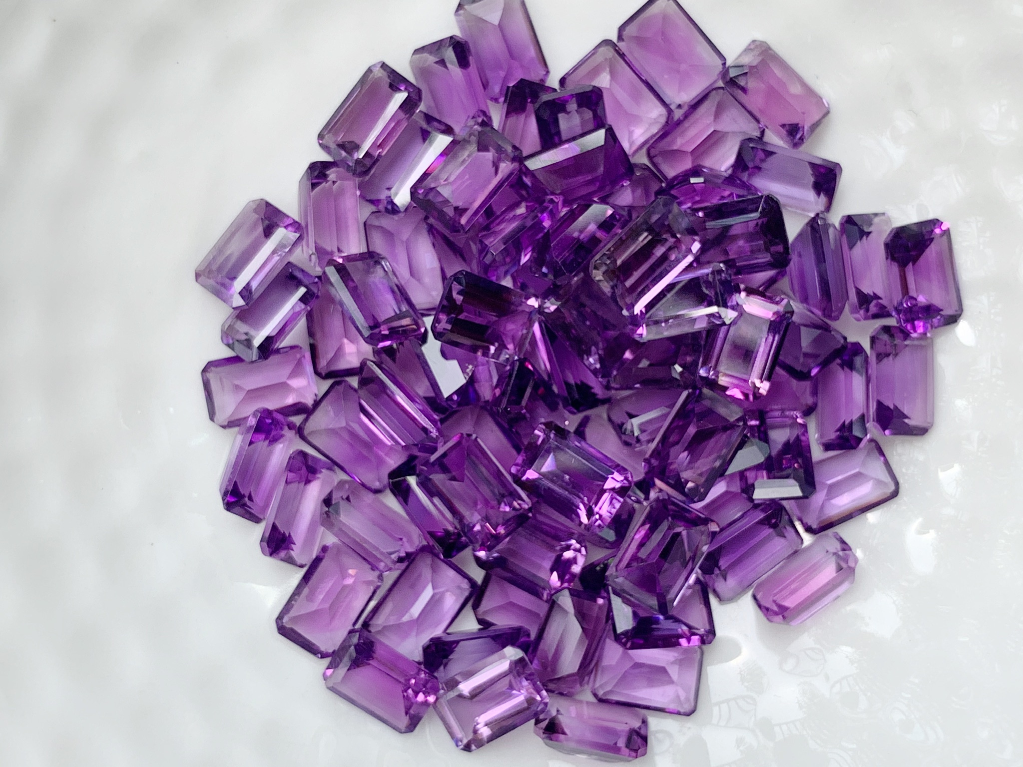 อเมทิสสี่เหลี่ยม 6x4 มม. 5 กะรัต