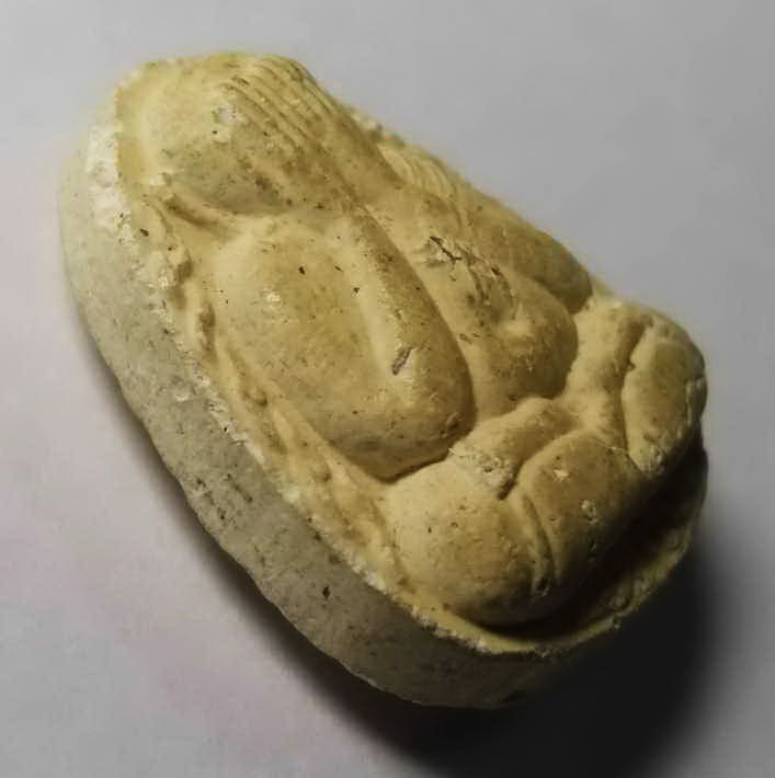 รหัสสินค้า พระปิดตา ทั่วไป 009 พระปิดตาเนื้อผงหลังยันต์ดวง วัดหนองผักนาก อำเภอสามชุก จังหวัดสุพรรณบุรี สร้างปี 2542 พระรายการนี้ให้เช่าบูชาแล้ว