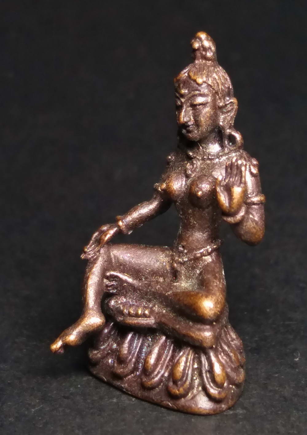 รหัสสินค้า พระกริ่ง พระหล่อ 139 รูปหล่ออุดกริ่ง พระแม่ปารวดี เนื้อนวโลหะ ไม่ทราบสำนัก พระรายการนี้ให้เช่าบูชาแล้ว