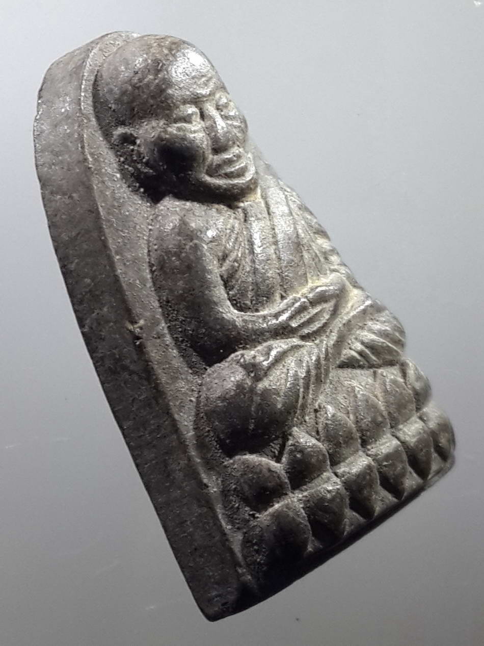 รหัสสินค้า หลวงปู่ทวด วัดต่างๆ 276 หลวงปู่ทวด หลังยันต์นะเฉลียวเพชร เนื้อผงใบลาน พิมพ์เตารีดหัวมน