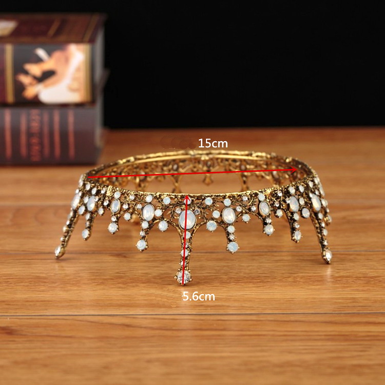 As1144- มงกุฎเพชรตัวเรือนสีทองรมดำสวยทรงเสน่ห์ แต่งเพชรขาวด้านและเพชรวาวที่ส่วนบนสุด ขนาดรองใหญ่สวยหรูดูสง่างามไม่เหมือนใคร สวยเหมือนแบบใช้ได้ตั้งแต่เด็กเล็ก5ขวบ-เด็กโตหรือผู้ใหญ่