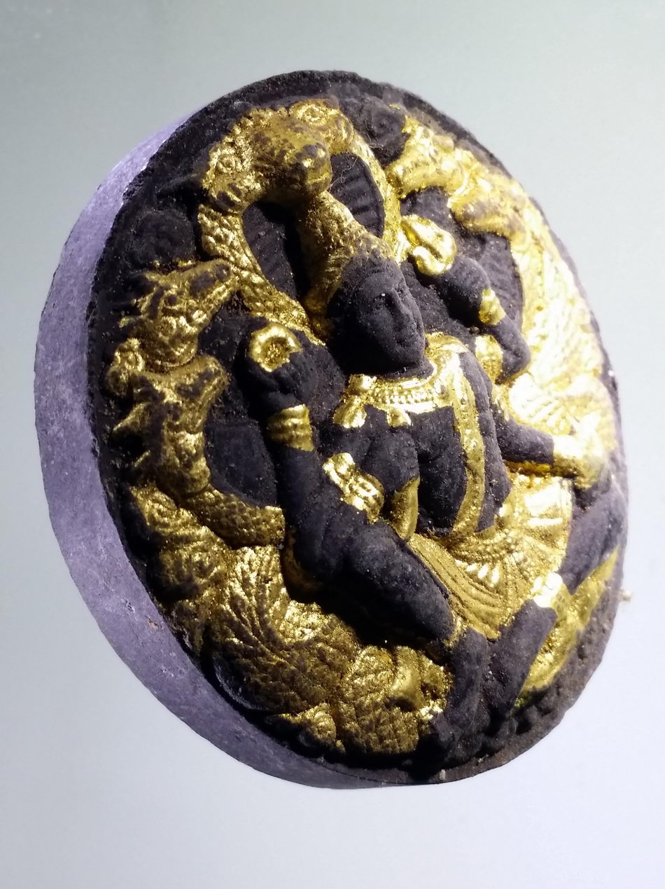 รหัสสินค้า จตุคามรามเทพ 882 จตุคาม - รามเทพ หลังพญาราหูเนื้อว่านดำปัดทอง ไม่ทราบรุ่น ไม่มีกล่องครับ