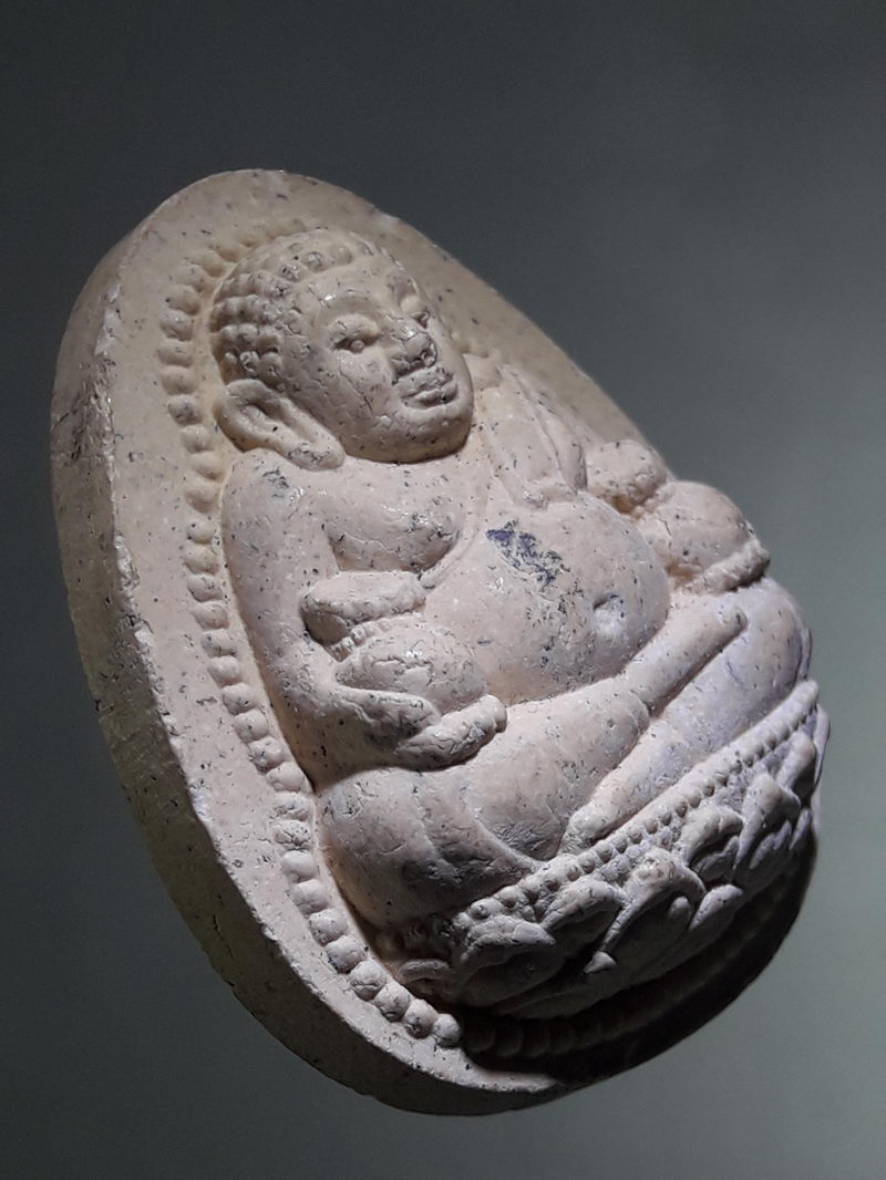 รหัสสินค้า พระเนื้อดิน ผง ว่าน 10421 พระสังกัจจายน์เนื้อผง หลวงพ่อไสว วัดปรีดาราม จังหวัดนครปฐม สร้างปี 2541