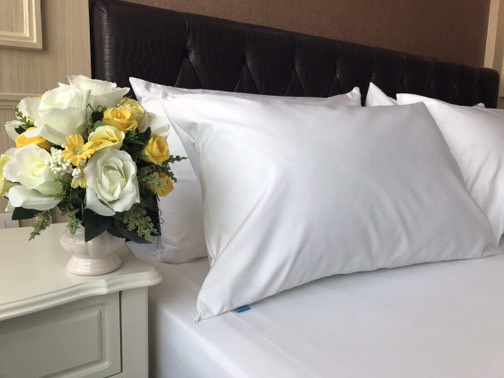 ปลอกหมอนกันไรฝุ่น PERFECTA ขนาดมาตรฐาน 20×30 นิ้ว มีซิปสำหรับรูดปิดเพื่อป้องกันไรฝุ่นและสารก่อภูมิแพ้ไม่ให้เล็ดลอดออกมา