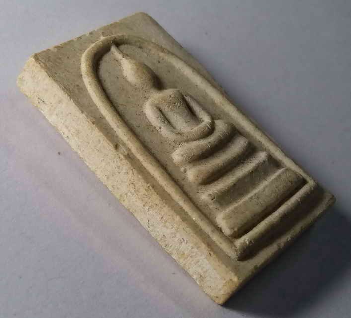 รหัสสินค้า สุโขทัย 013 พระสมเด็จเนื้อผงหลังตัวต่อเงิน ต่อทอง และพระสังกัจจายน์ หลวงพ่อจง วัดสังฆาราม อำเภอบ้านด่าน จังหวัดสุโขทัย