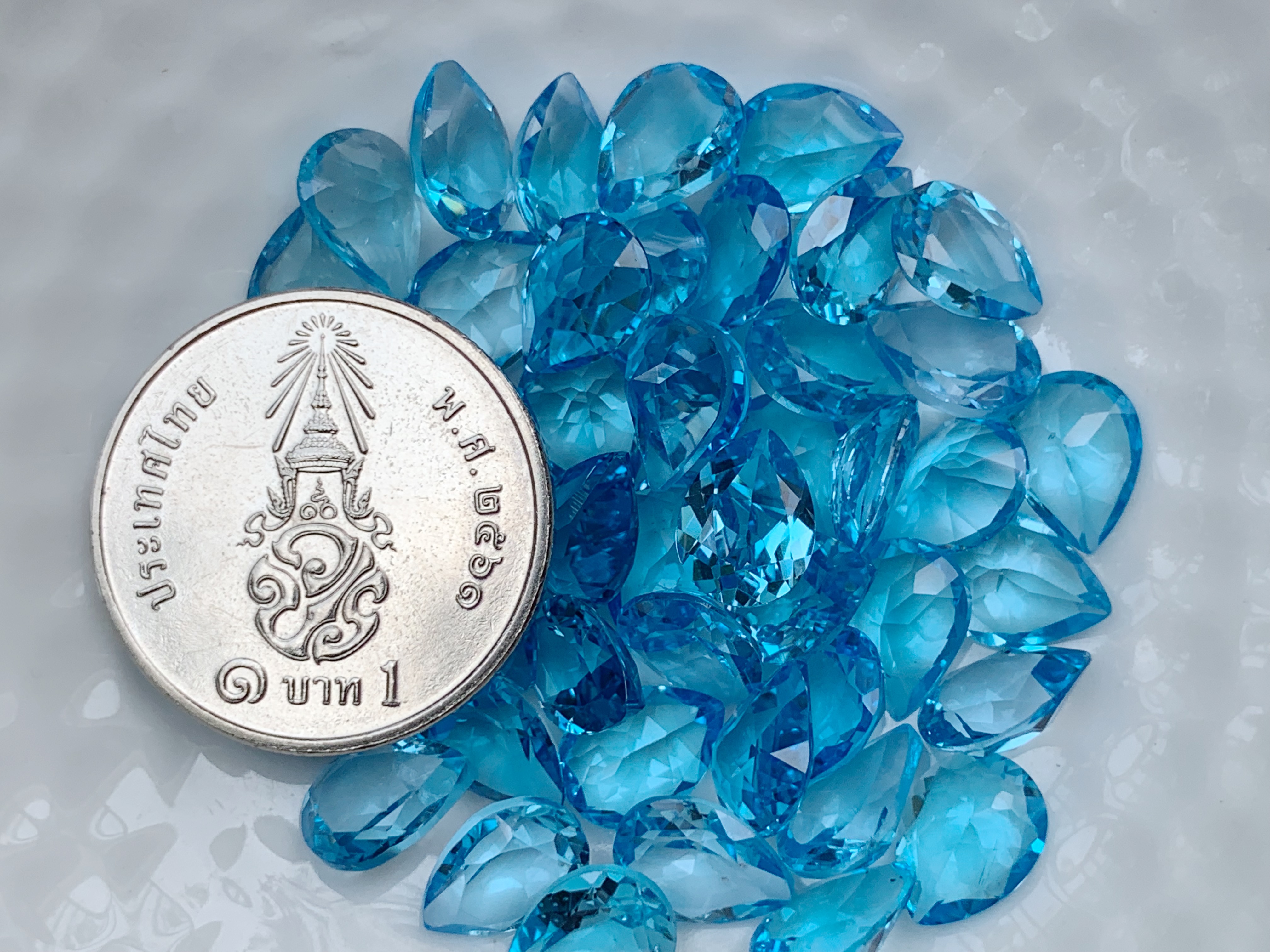 สวิสบลูโทปาสหยดน้ำ 8X6 มม. 5 กะรัต