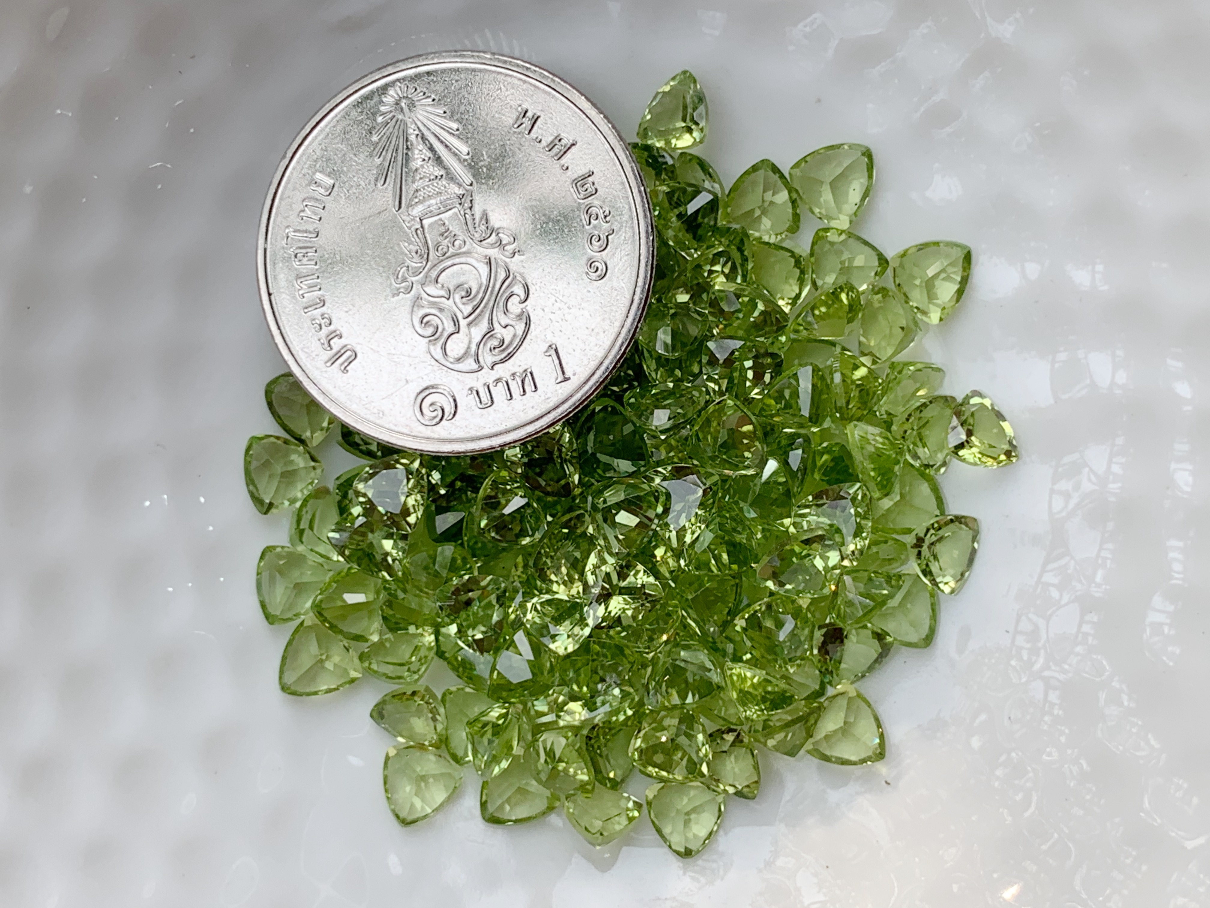 เพอริดอทสามเหลี่ยม 4 มม. 5 กะรัต