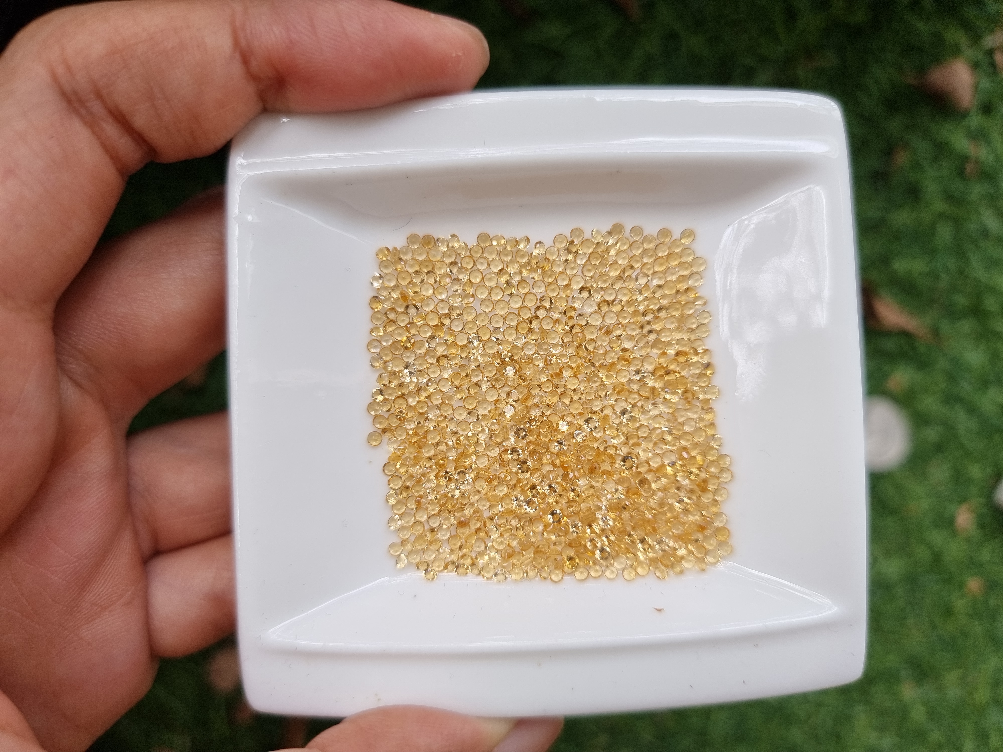 ซิทรินกลม 1.7 มม. 5 กะรัต