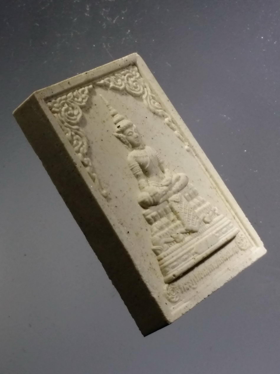 รหัสสินค้า พระมีกล่อง 3708 พระพุทธเมตตาเสนานาถ เนื้อผงสีขาว หายากกว่าเนื้อสีแดง กองทัพบก จัดสร้างโดยพระบรมราชานุญาต