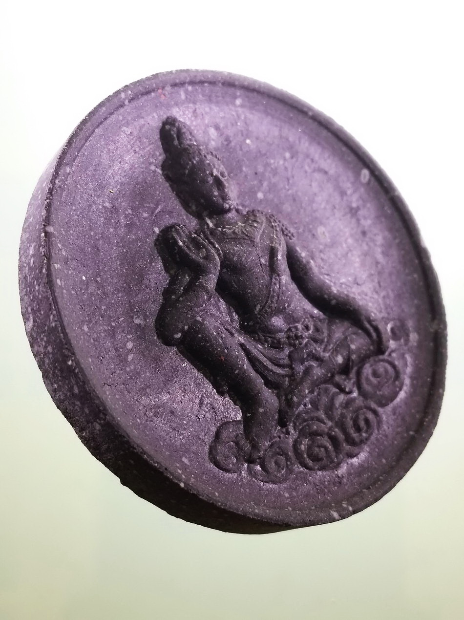 รหัสสินค้า พระมีกล่อง 4040 พระเทวราชโพธิสัตว์จตุคามรามเทพ หลังพญาราหู เนื้อว่านกากยายักษ์ ผสมกะลาตาเดียว หลวงพ่อจ้อย วัดศรีอุทุมพร จังหวัดนครสวรรค์ พุทธาภิเษกเสาร์ 5 ปี 2550 พระสวยกล่องเดิม