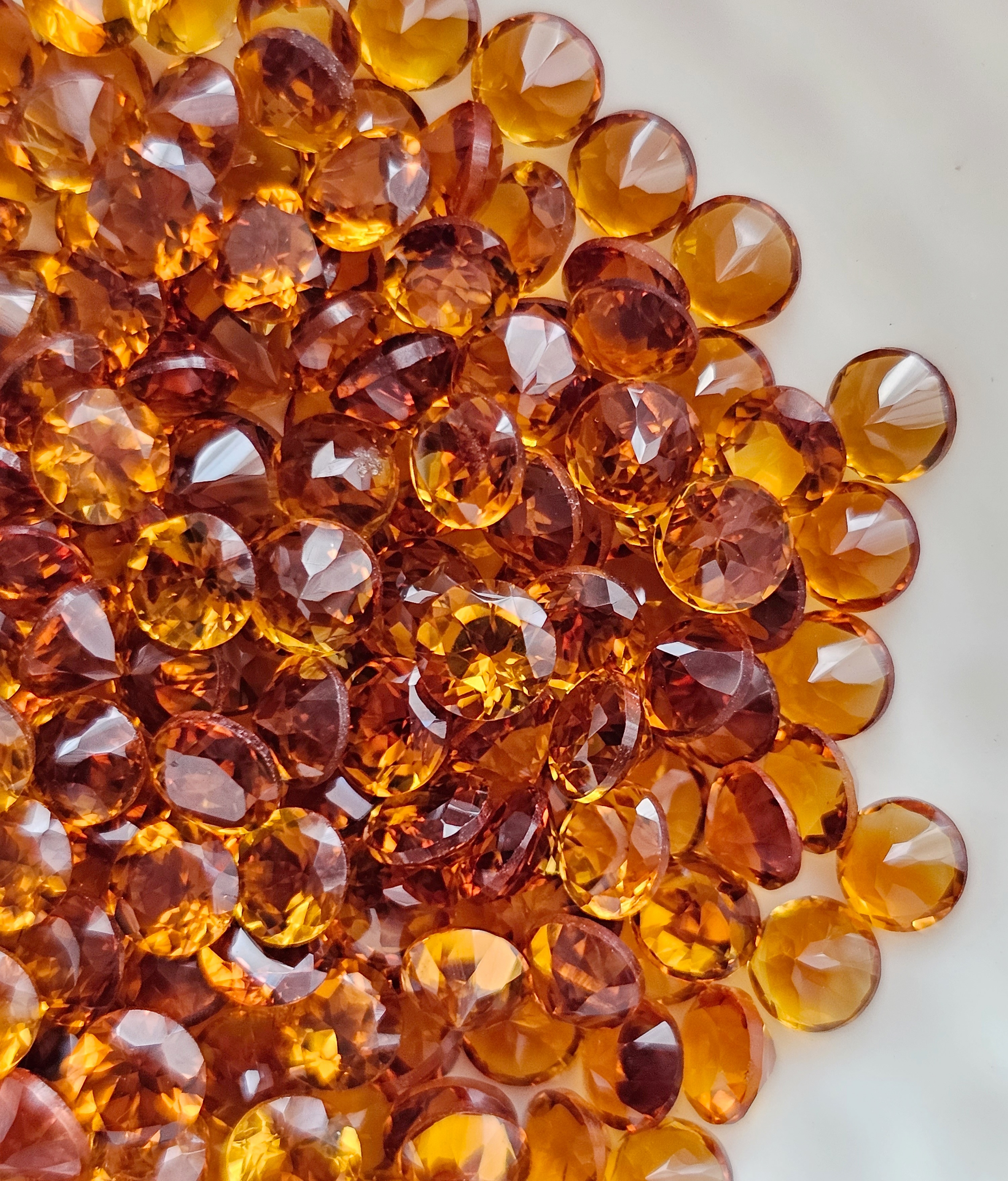 ซิทรินเข้มกลม 4.0mm. 5 กะรัต