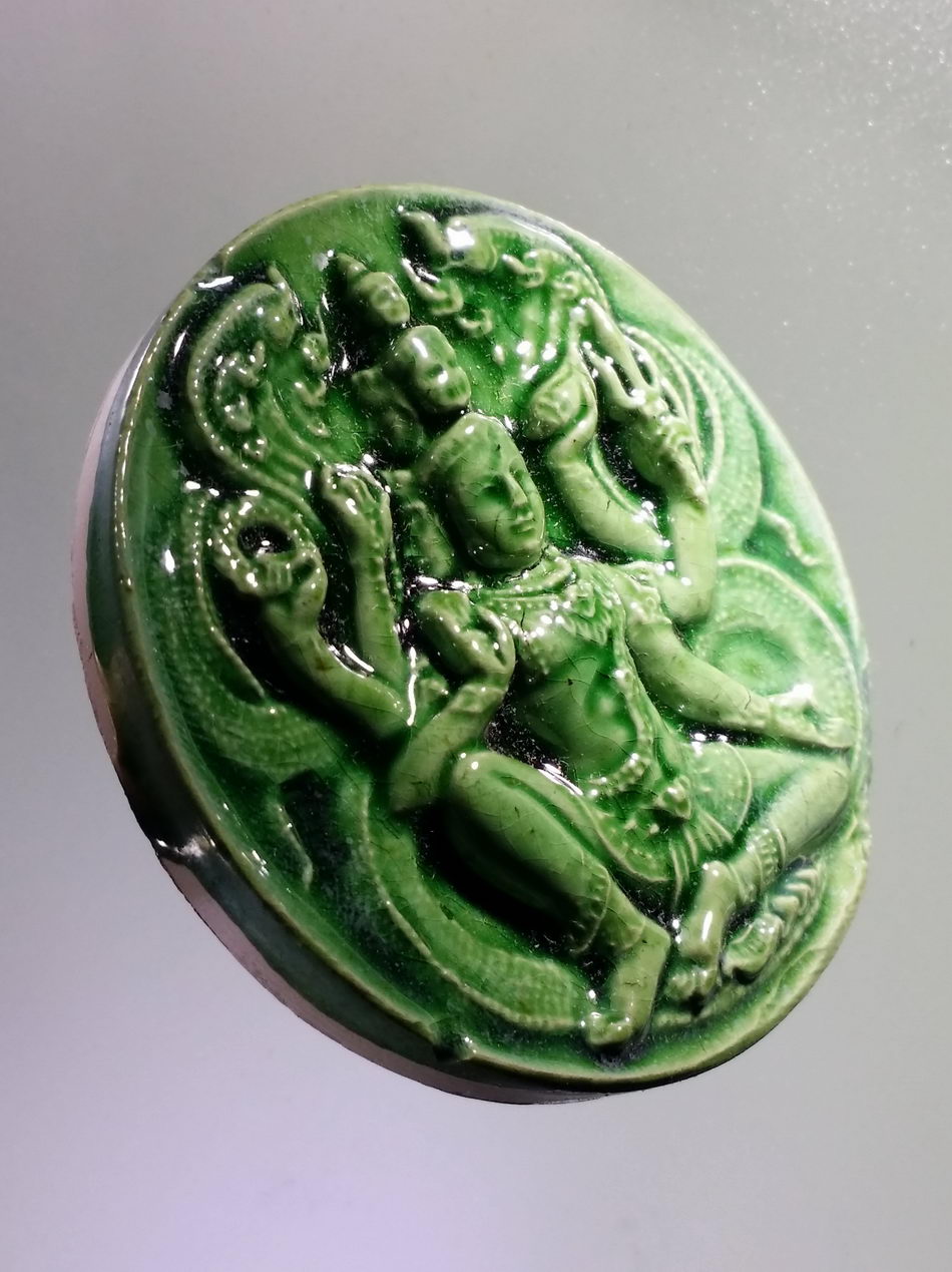 รหัสสินค้า จตุคามรามเทพ 007 จตุคามรามเทพ รุ่น เก้าหน้ามหาโชคมหาเศรษฐี วัดอ้ายเขียว เนื้อกระเบื้องเคลือบเขียว พระรายการนี้ให้เช่าบูชาแล้ว